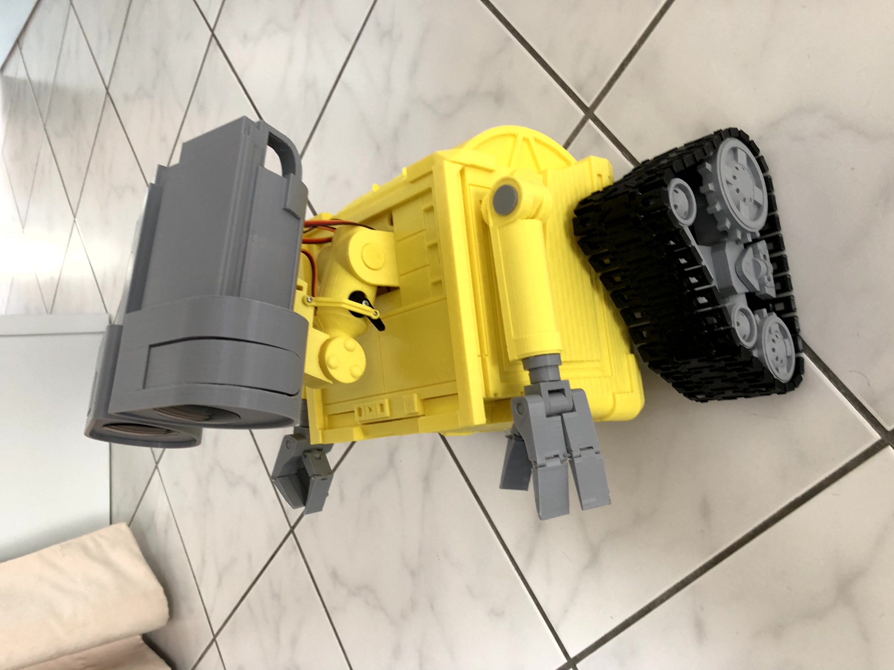 Wall-e with ESP32 by hbannw | Download free STL model | Printables.com