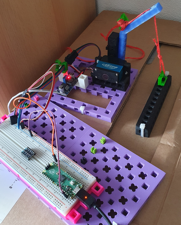 MakerGrid Carson CS3 Servo Holder by Weird Constructor | Download free ...