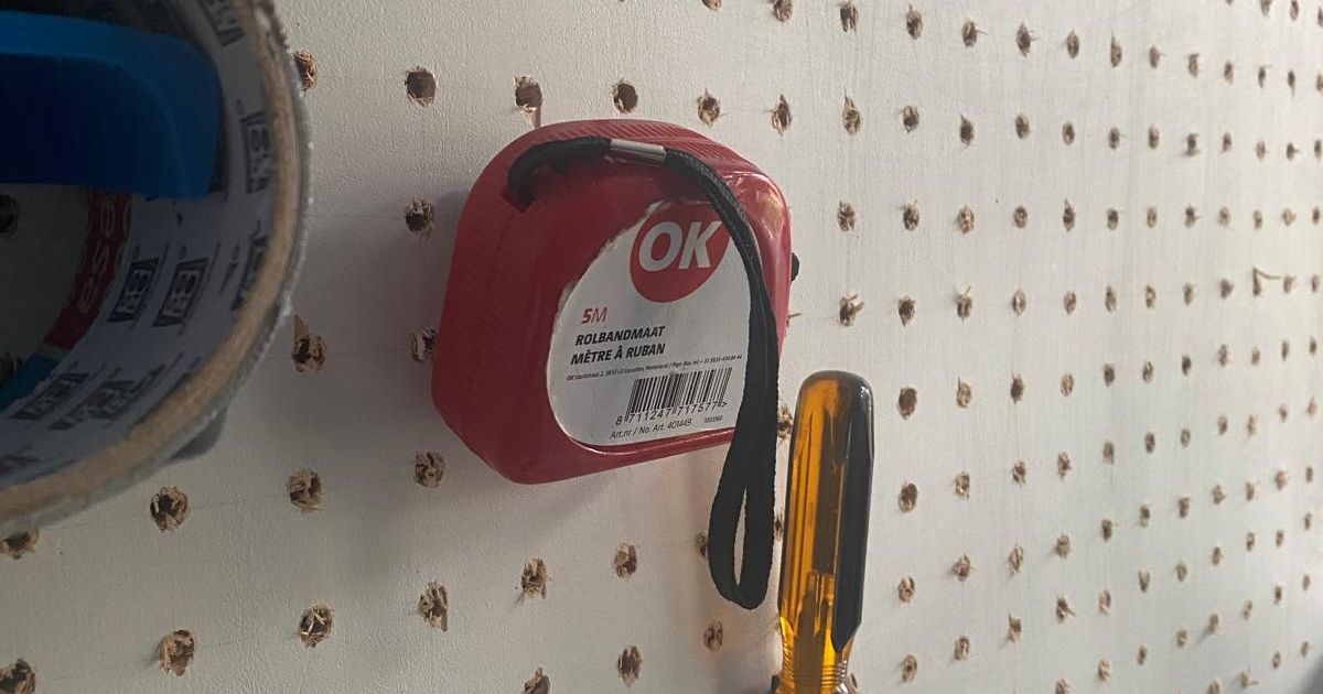 tape measure pegboard holder by Felix van der Spek Download free STL