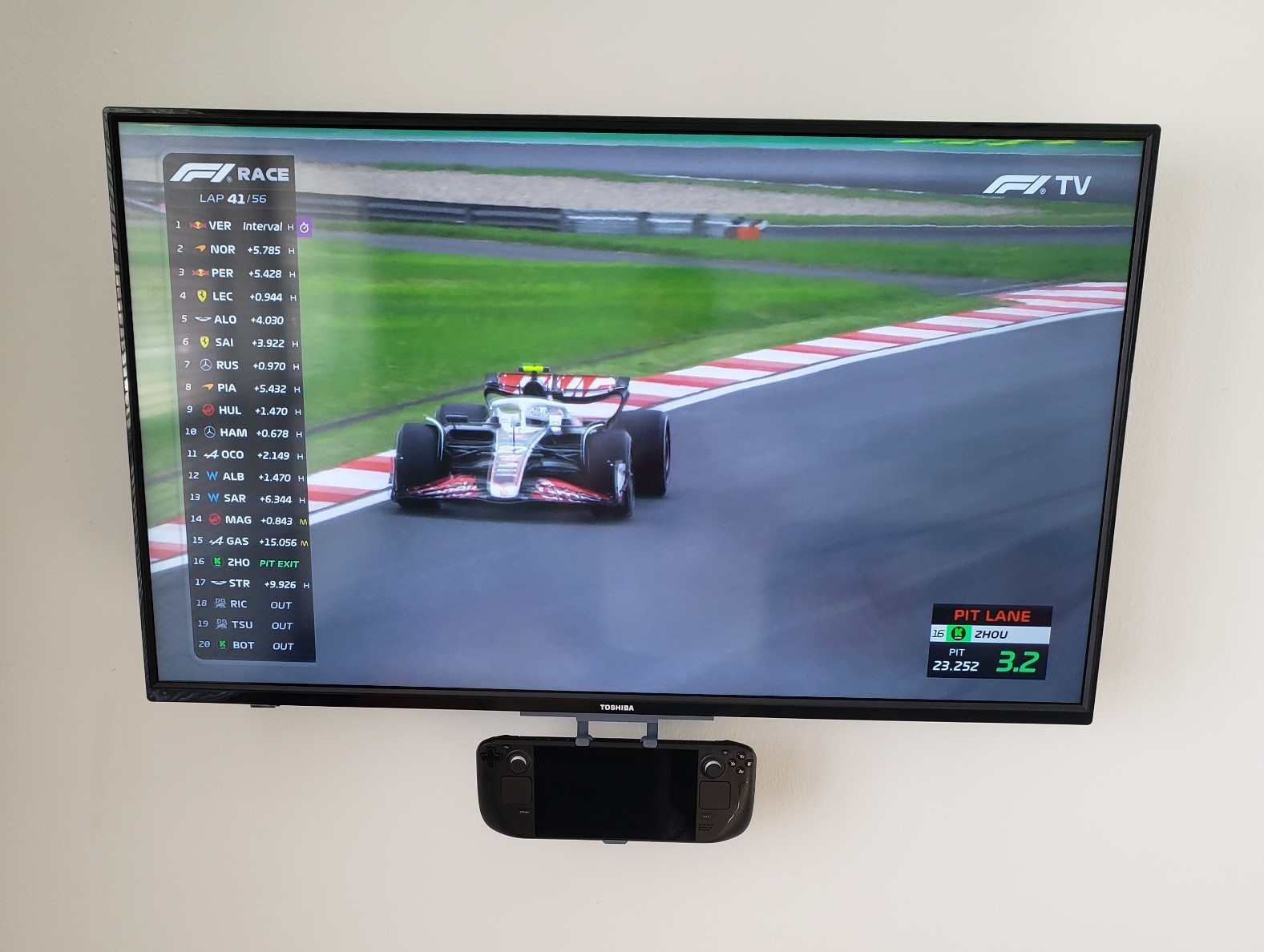 Steam Deck to TV mounting bracket for use with DeckMate