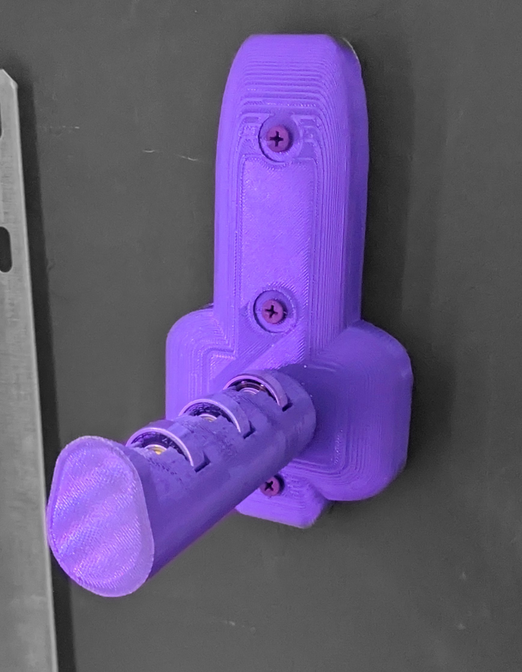 Wall-mounted filament spool holder
