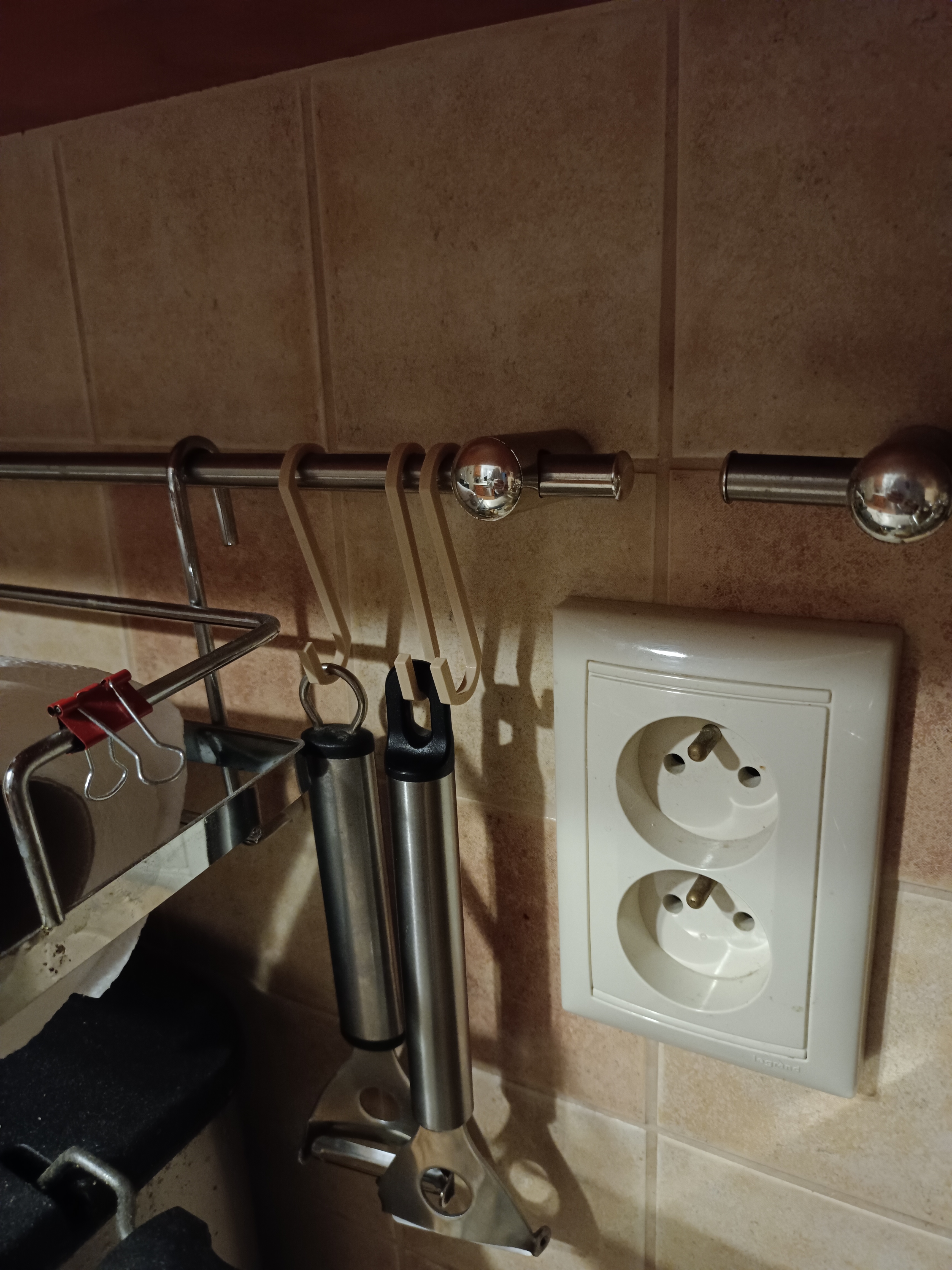 hook on kitchentools