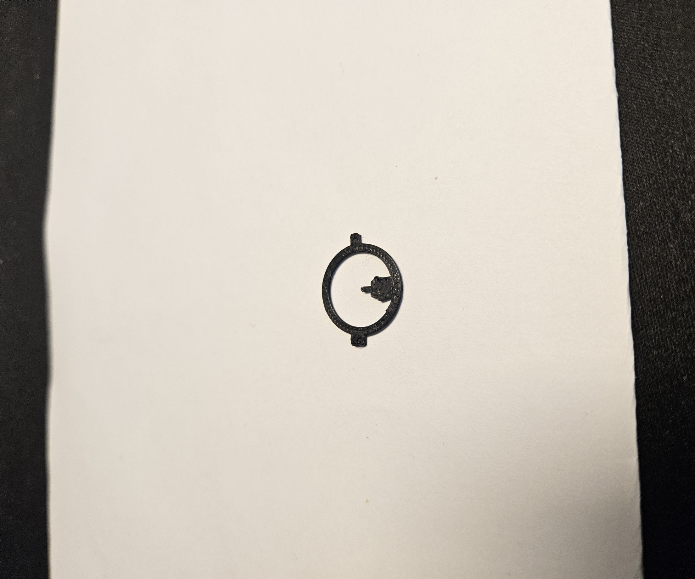 Middle finger front aperture