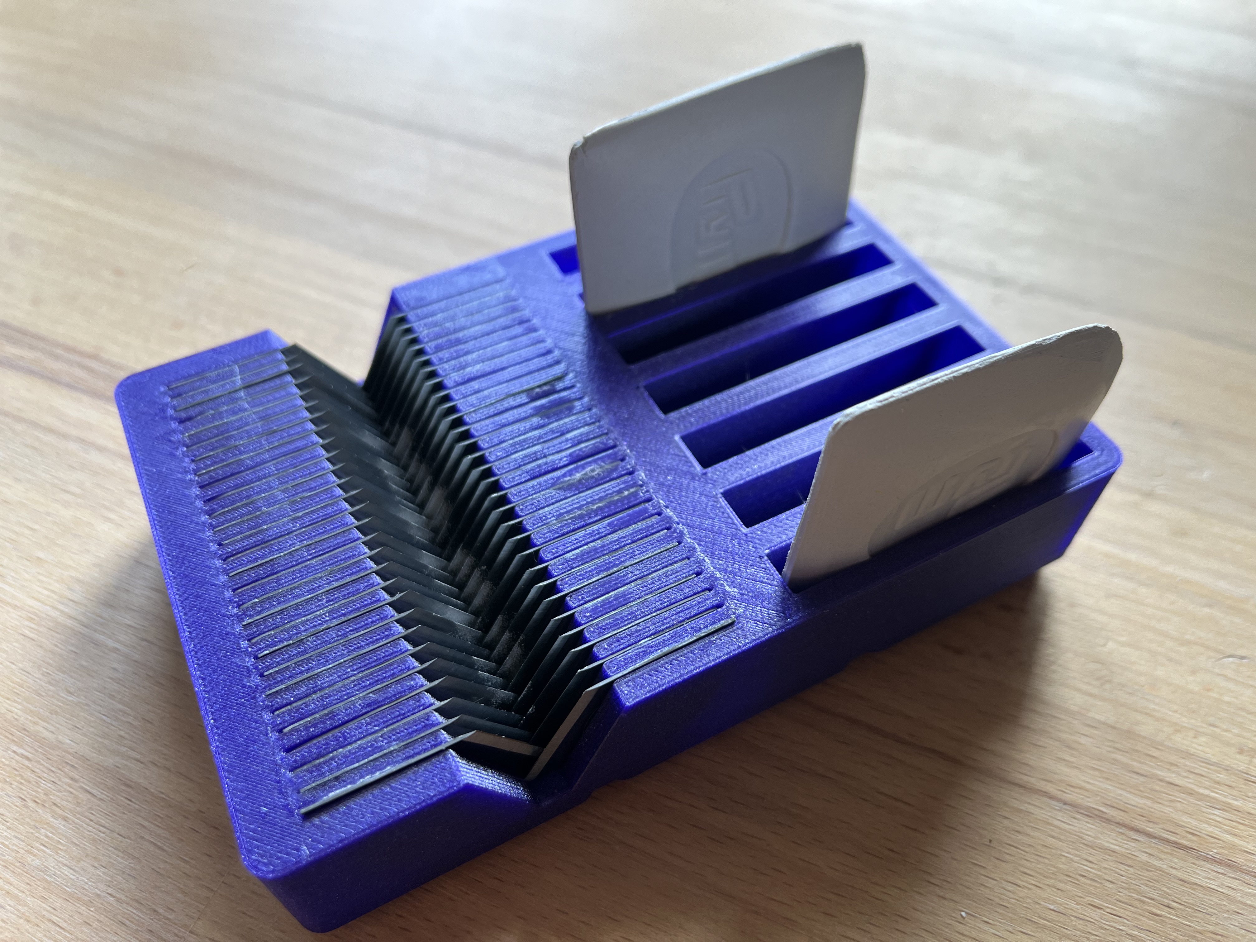 Tailors Chalk Gridfinity holder/grinder