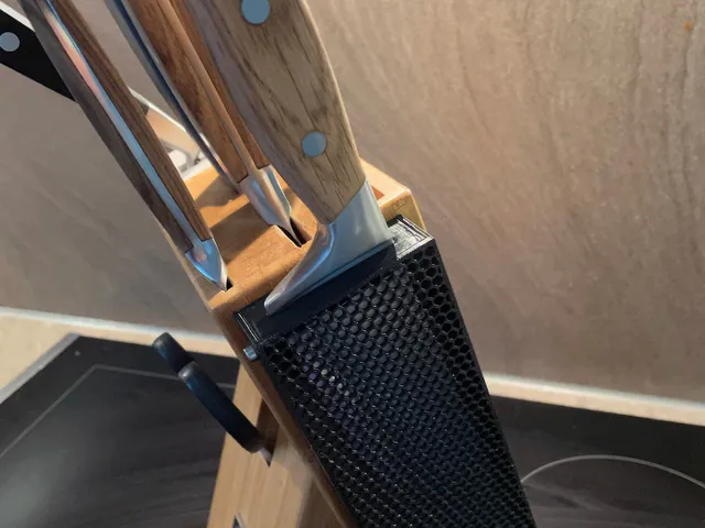 Knife block extension for 20cm kitchen knife
