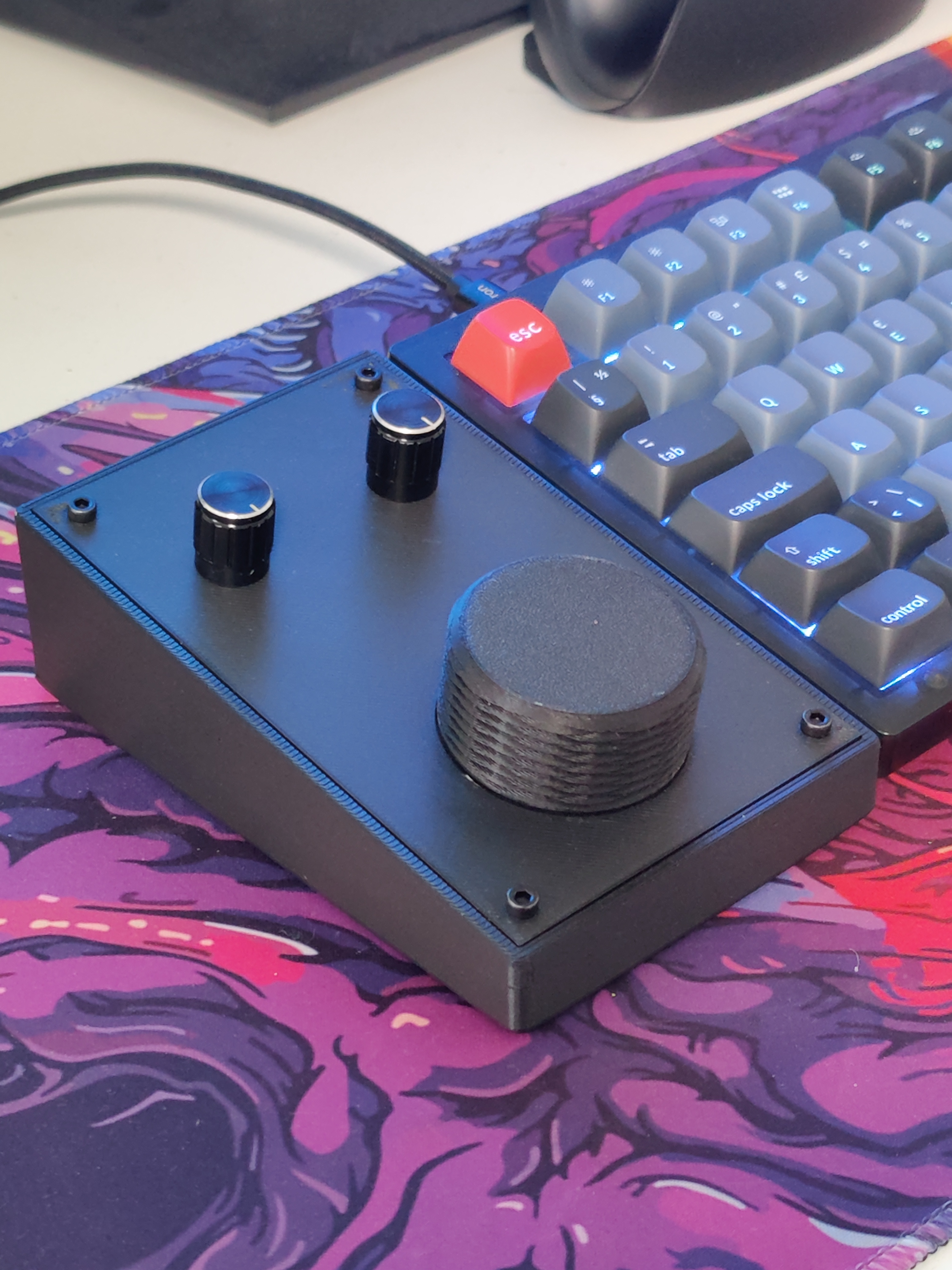 DEEJ volume mixer