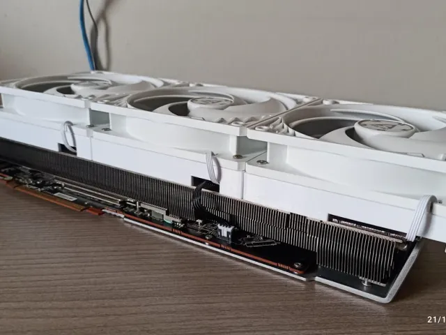 XFX Merc 310 RX79000XT(X) Shroud Mod