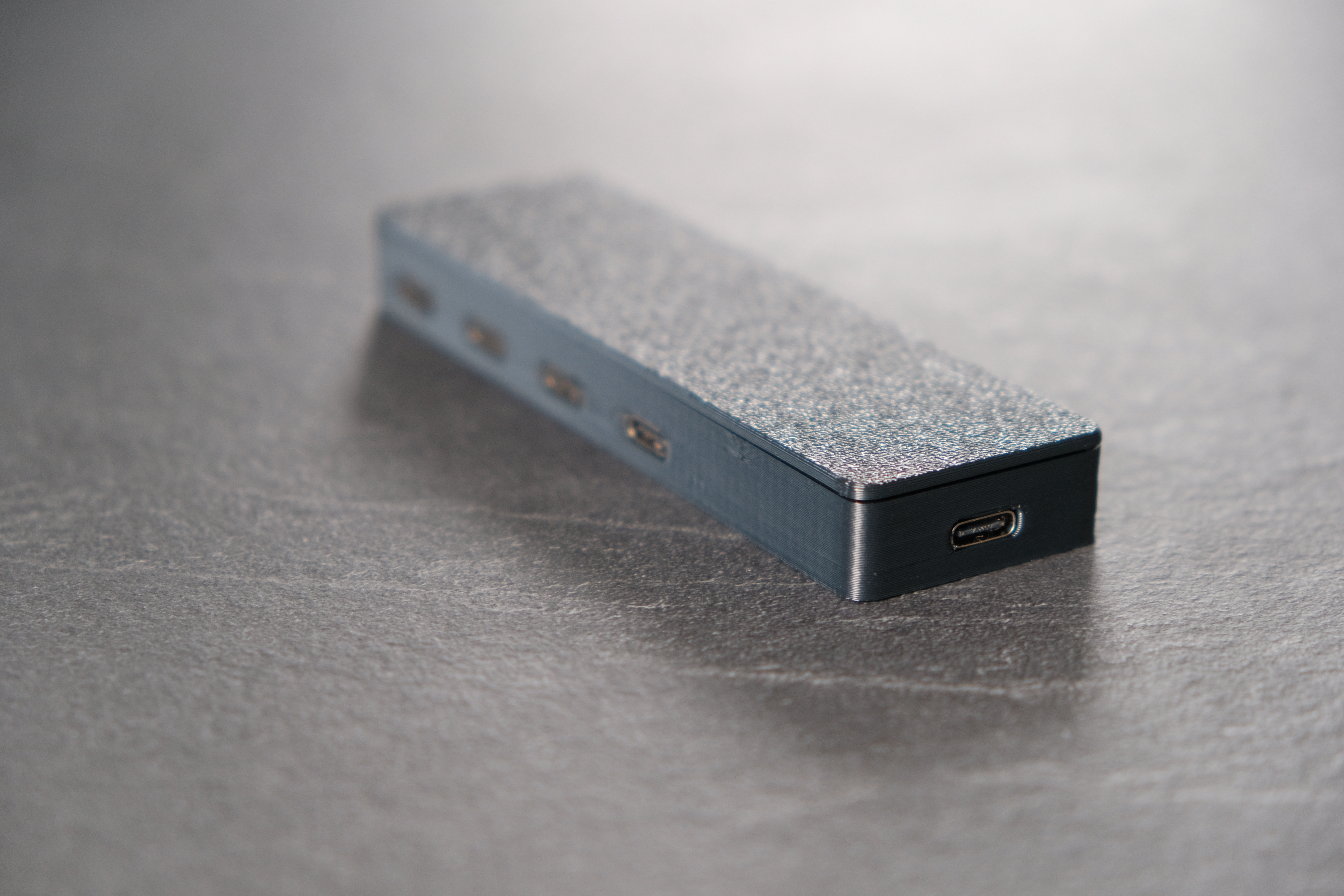 USB Type C Power Distributor without Interruption