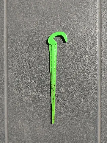 Garden irrigation pipe holder