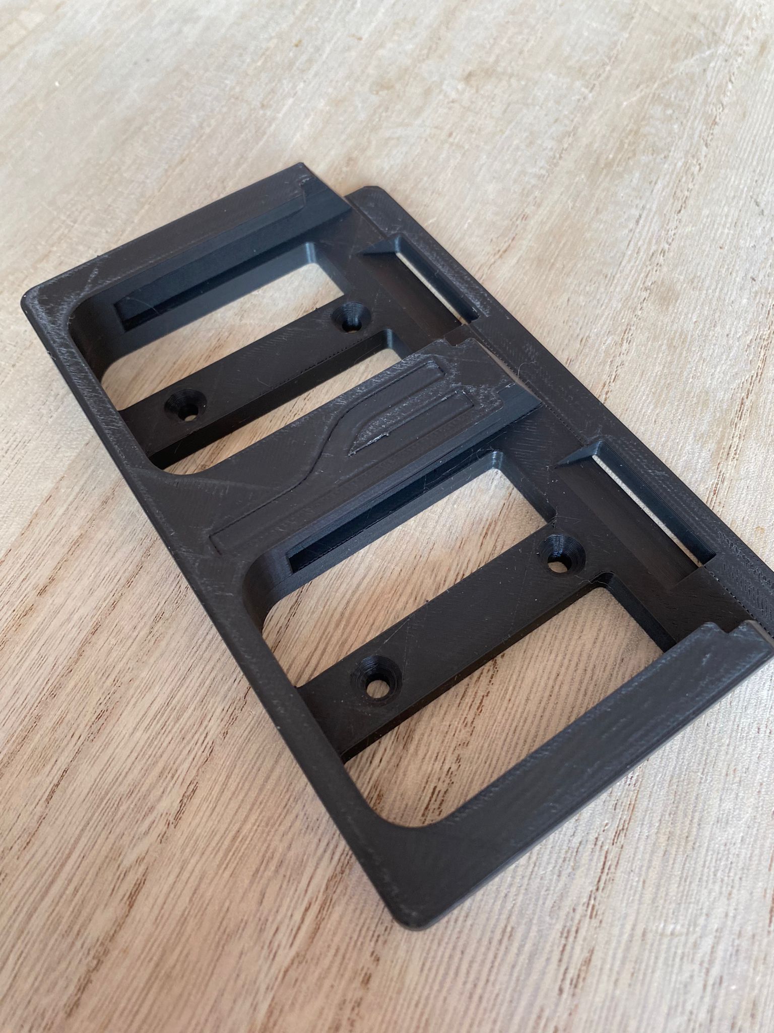 Makita 18V LXT battery wall mount