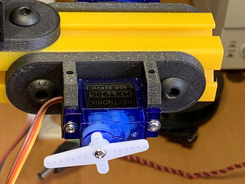 Micro servo horizontal mount 2nd generation for 8020 series 10 by