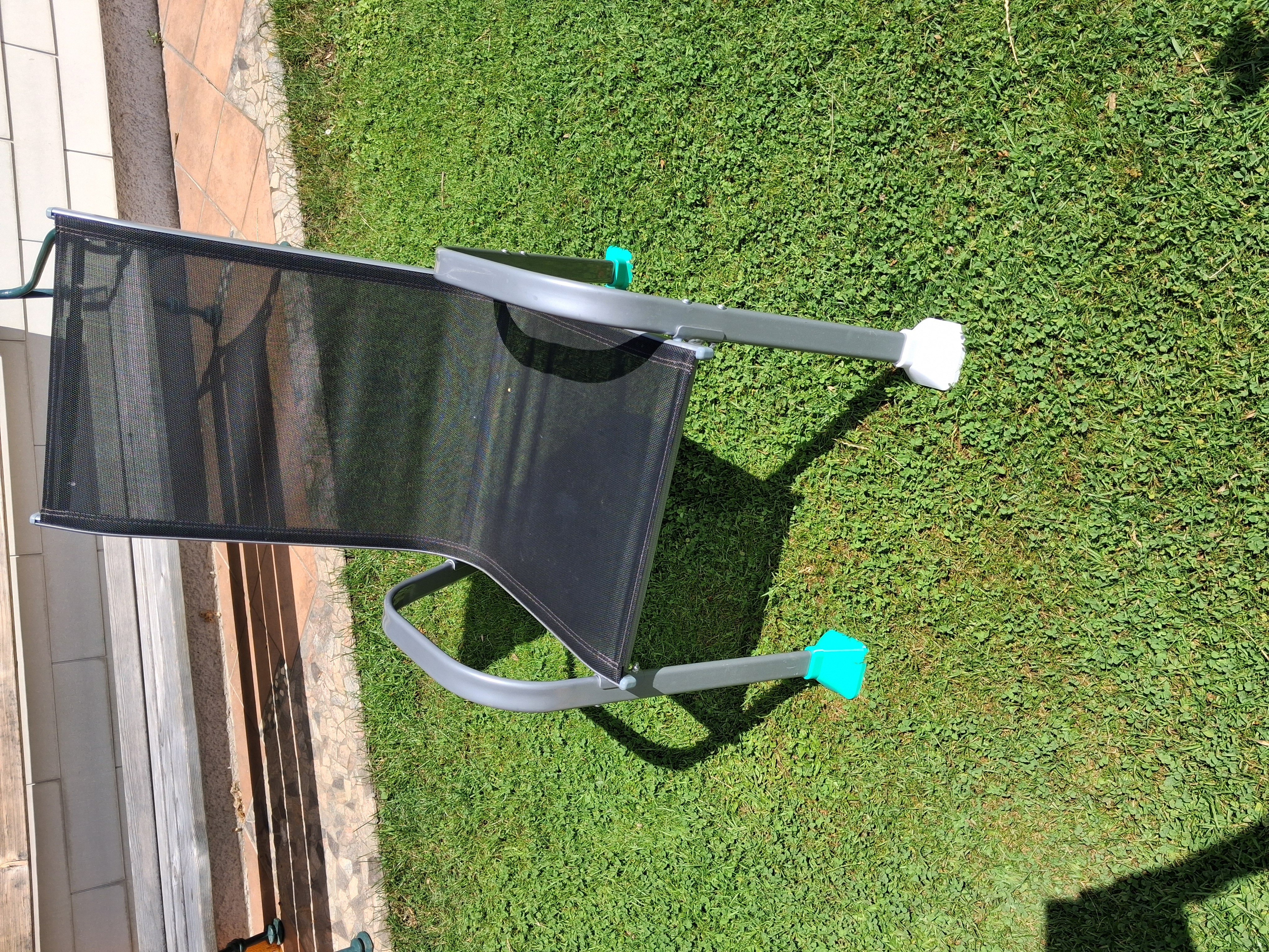 Broad feet for garden stools