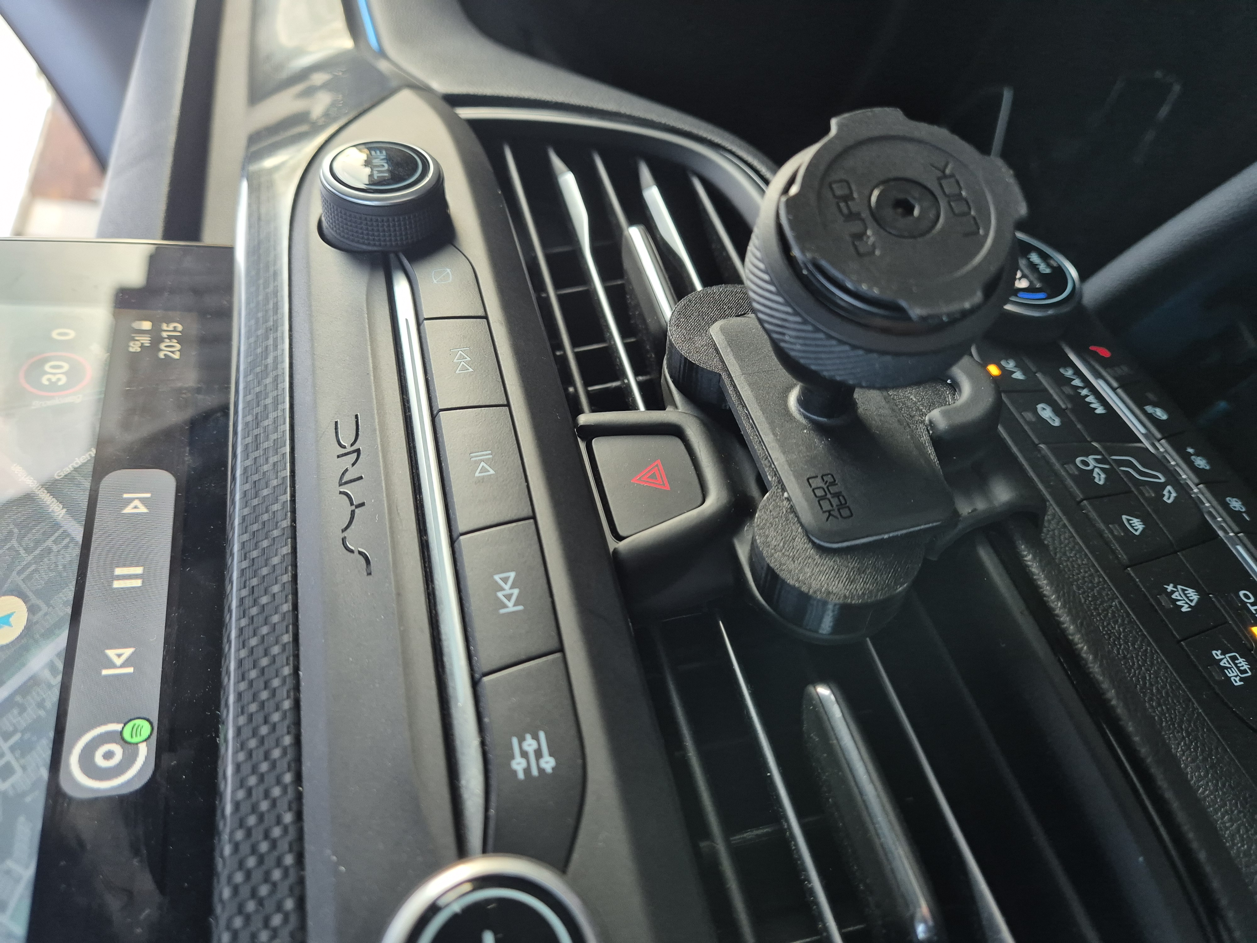 Ford Focus MK4 | Quadlock adapter for Aliexpress phone mount (2 versions)