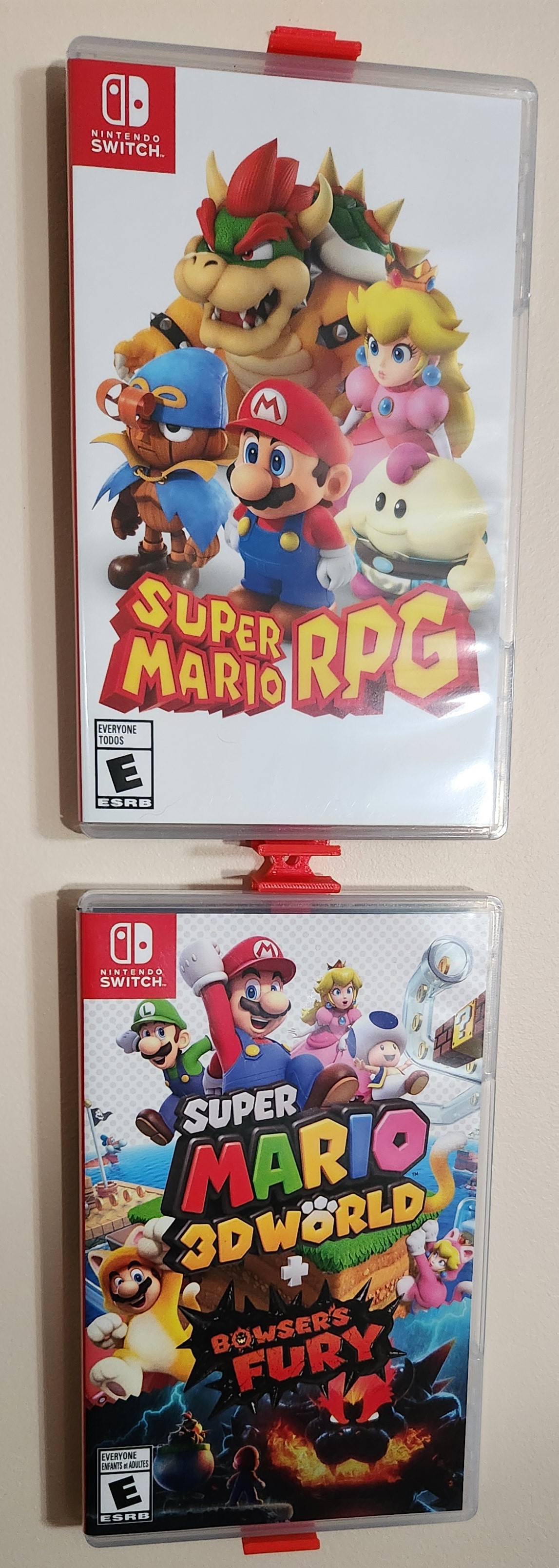 Multimedia Case Hanger