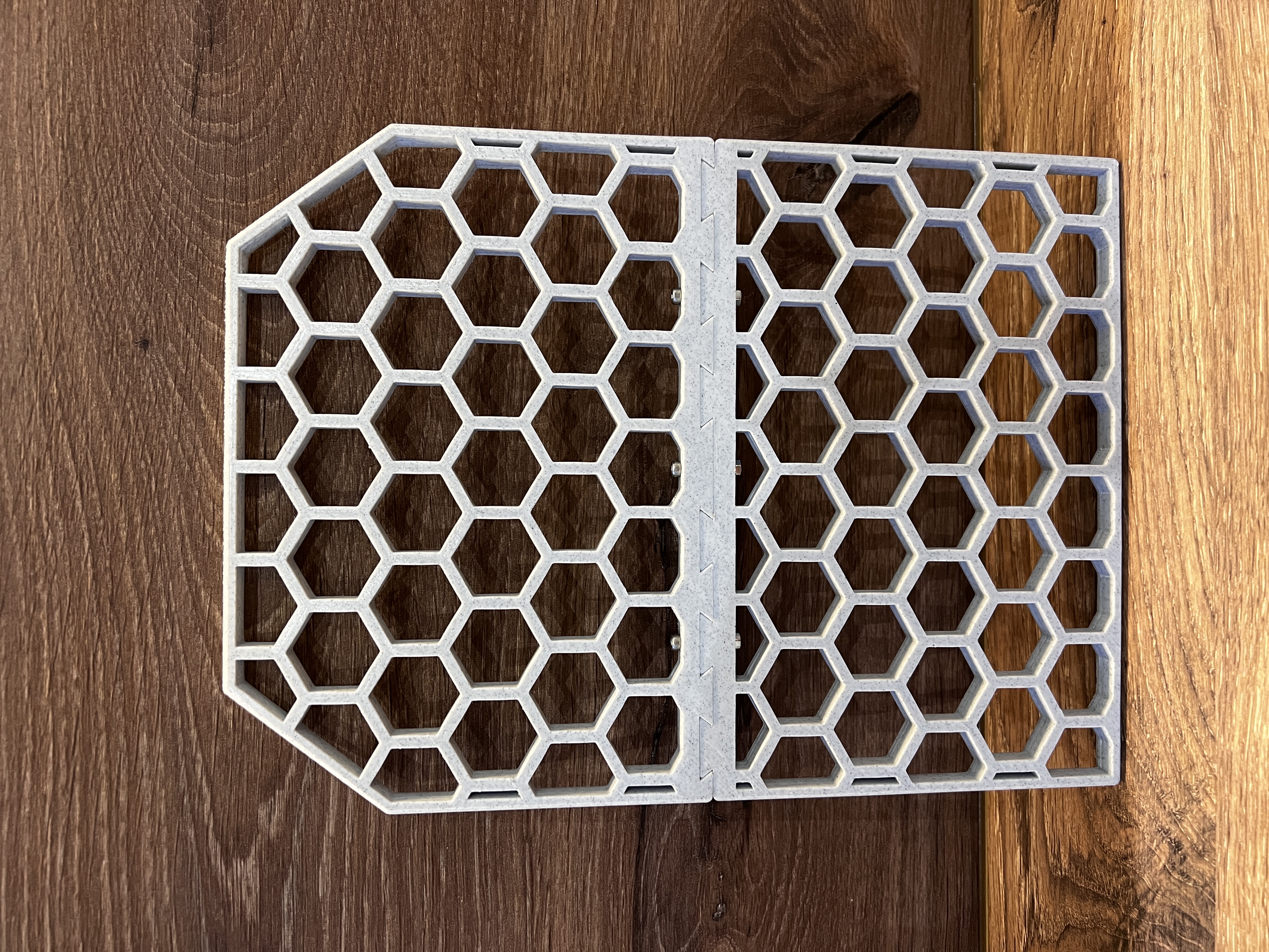 Ventilated armour plate