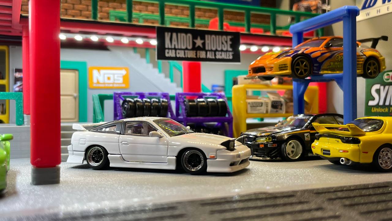 Fast & Furious Tokyo Drift Han's Garage (For Hot Wheels & 1/64 Scale