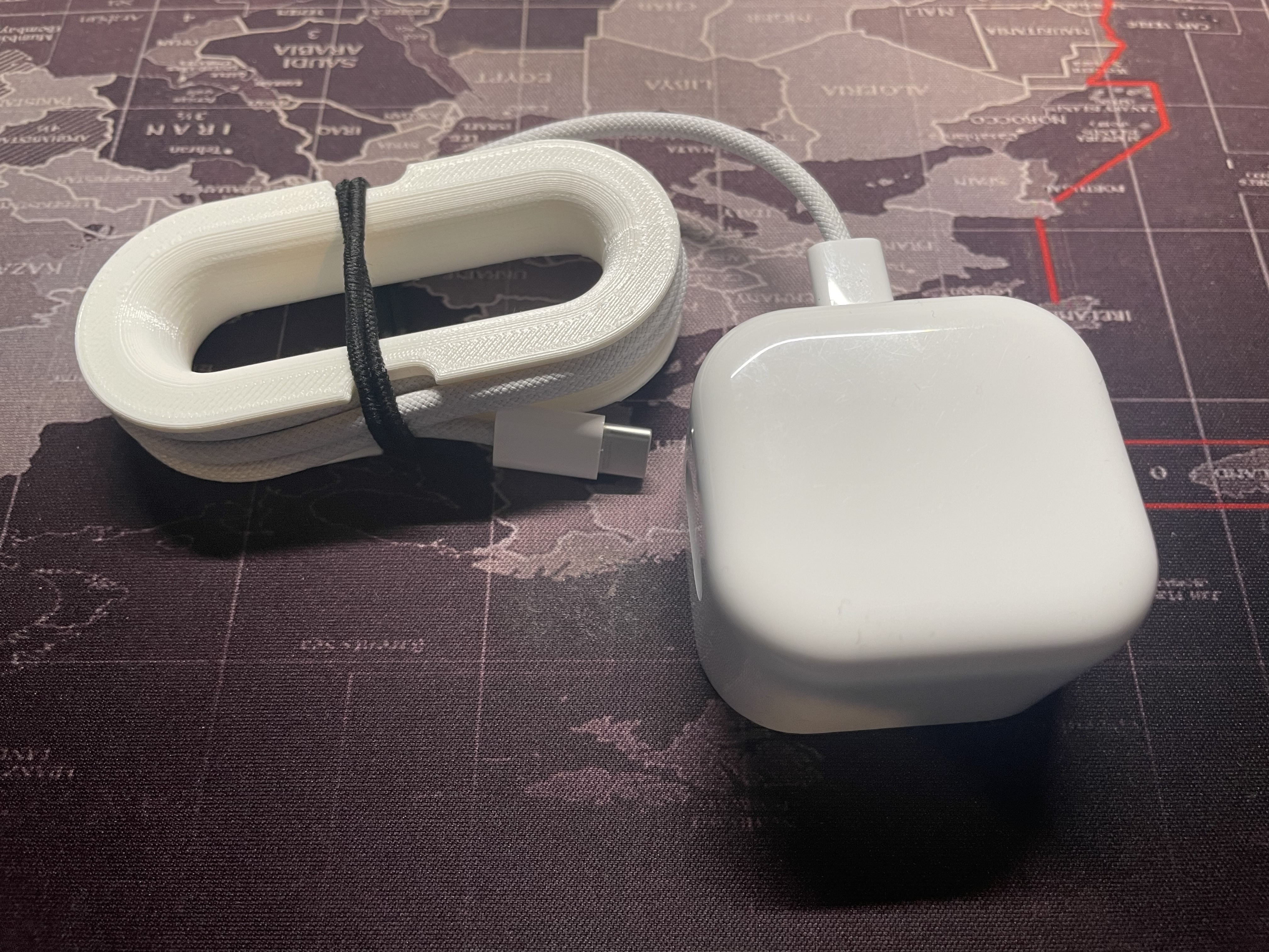 iPad USB-C Cable Organiser