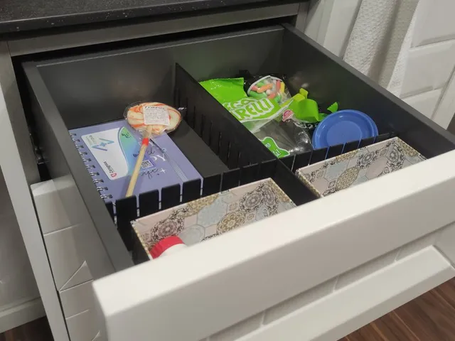Adjustable Drawer Divider-Spacer