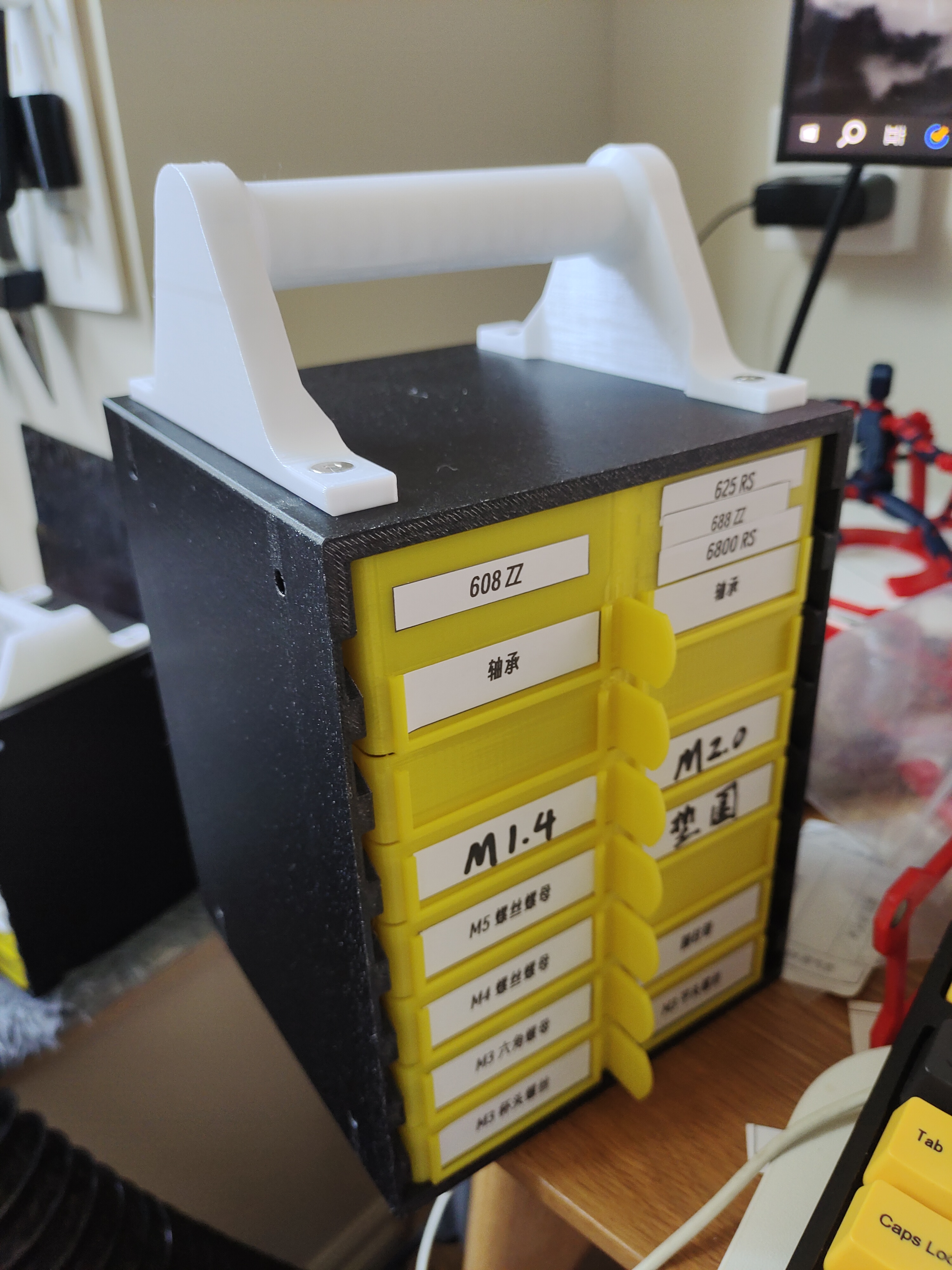 Carry those drawers! (handle for Ultimate Drawer System)