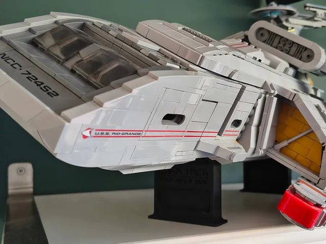 Stand for BlueBrixx Star Trek USS Rio Grande