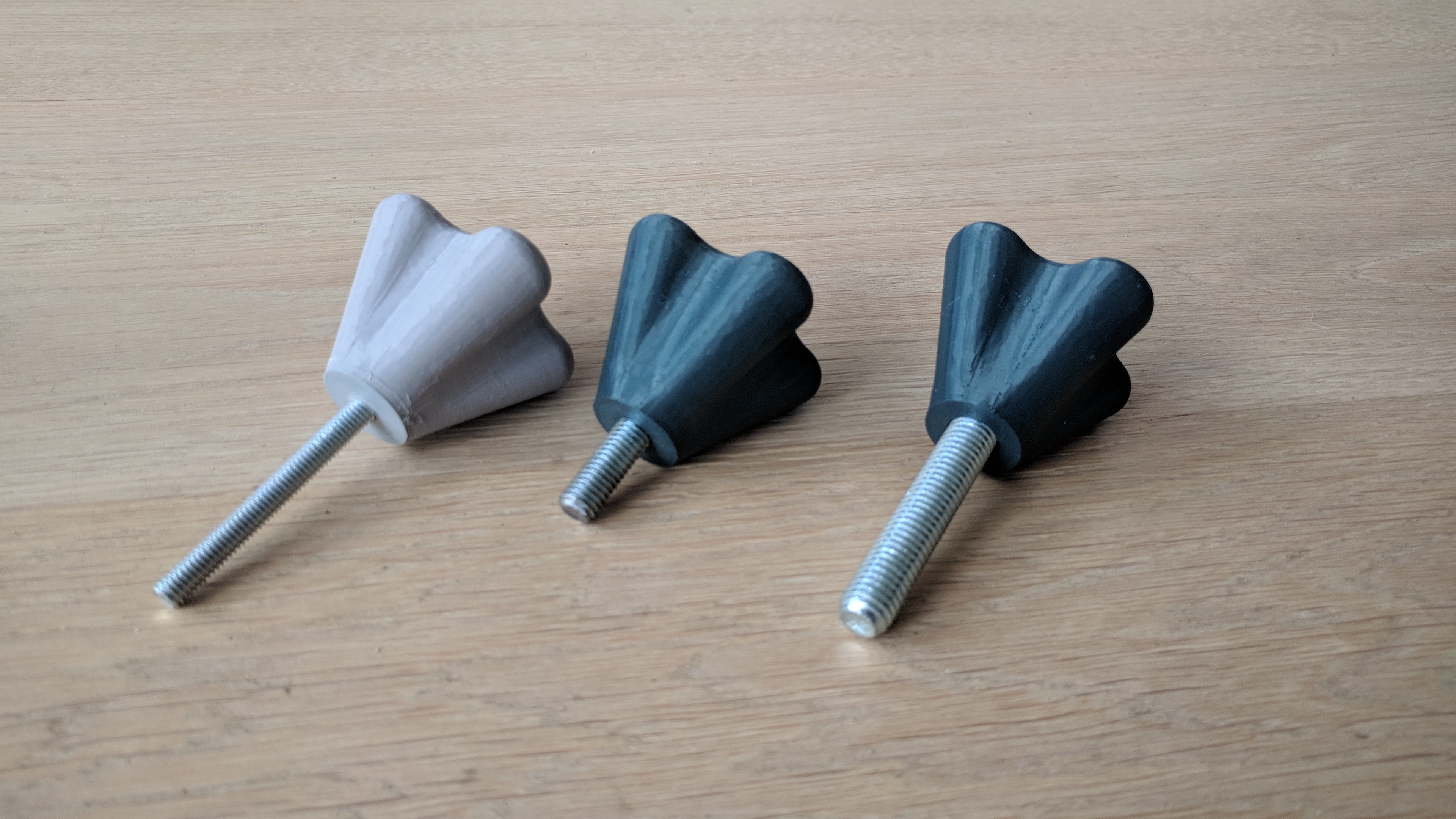 Star button for bolt heads