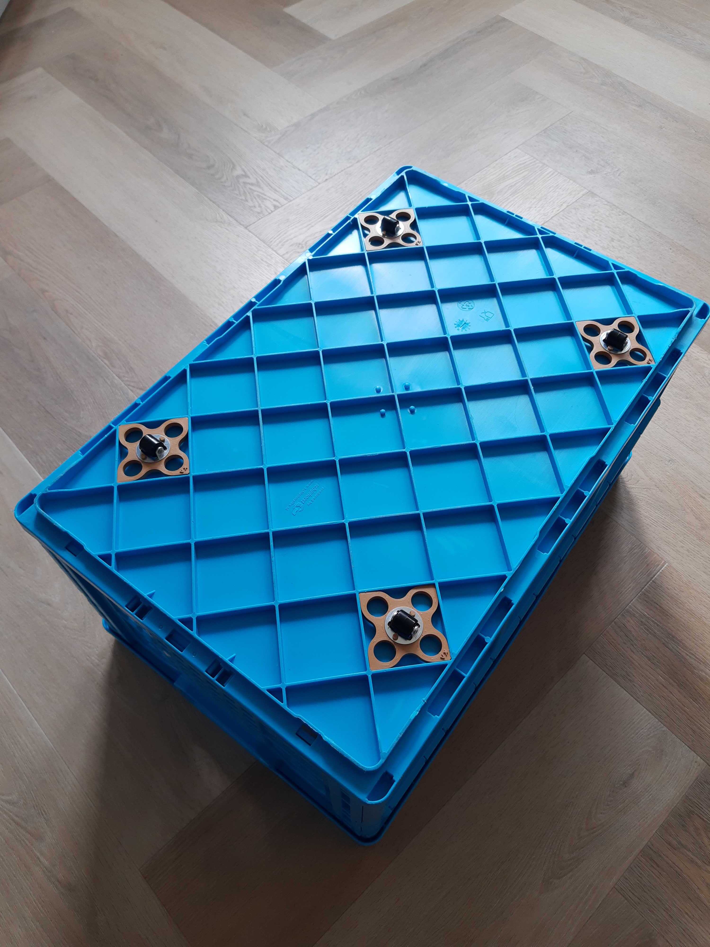 Wheel mount for Albert Heyn foldable crates
