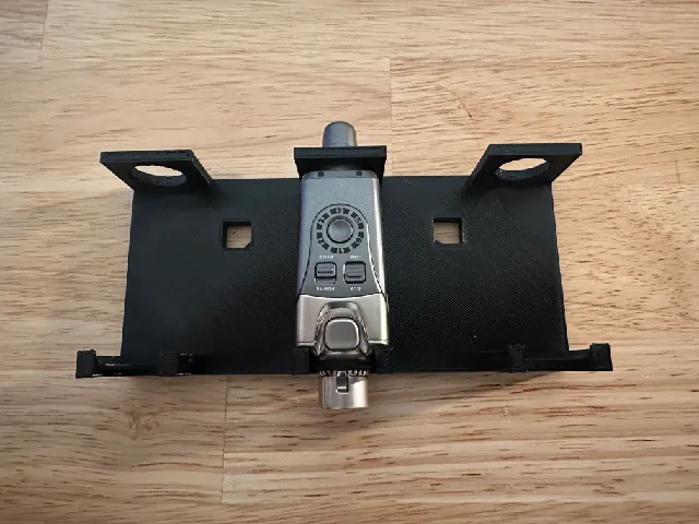 Xvive U4 In-Ear Monitor Transmitter Rack