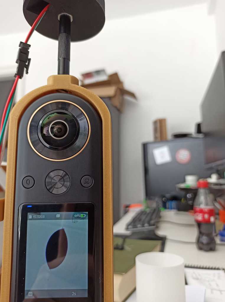 Kandao Qoocam 8k top mount for light