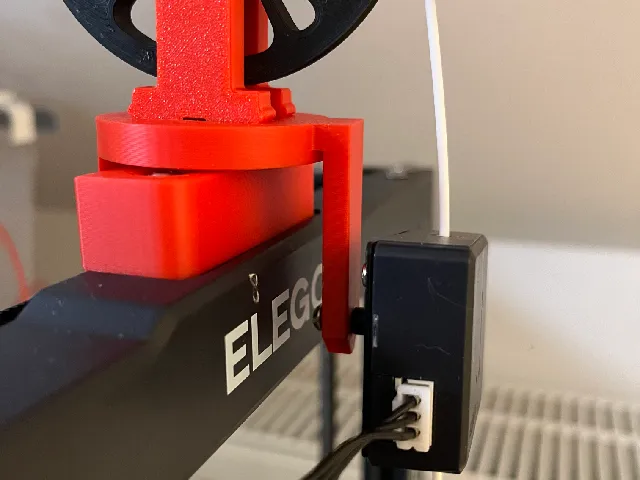 Slightly longer filament sensor arm