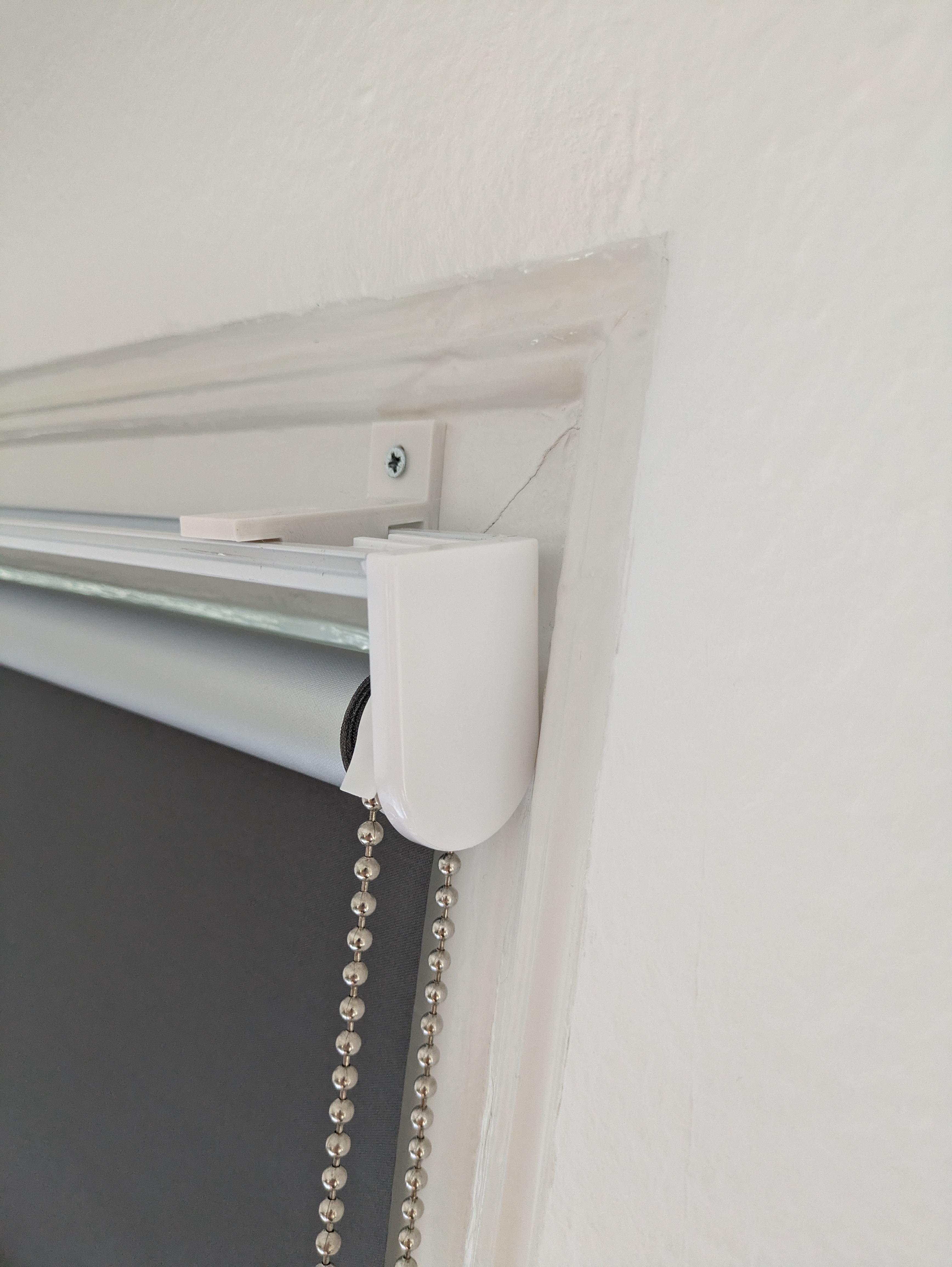 Window frame clip for blind (JYSK TOMMA)
