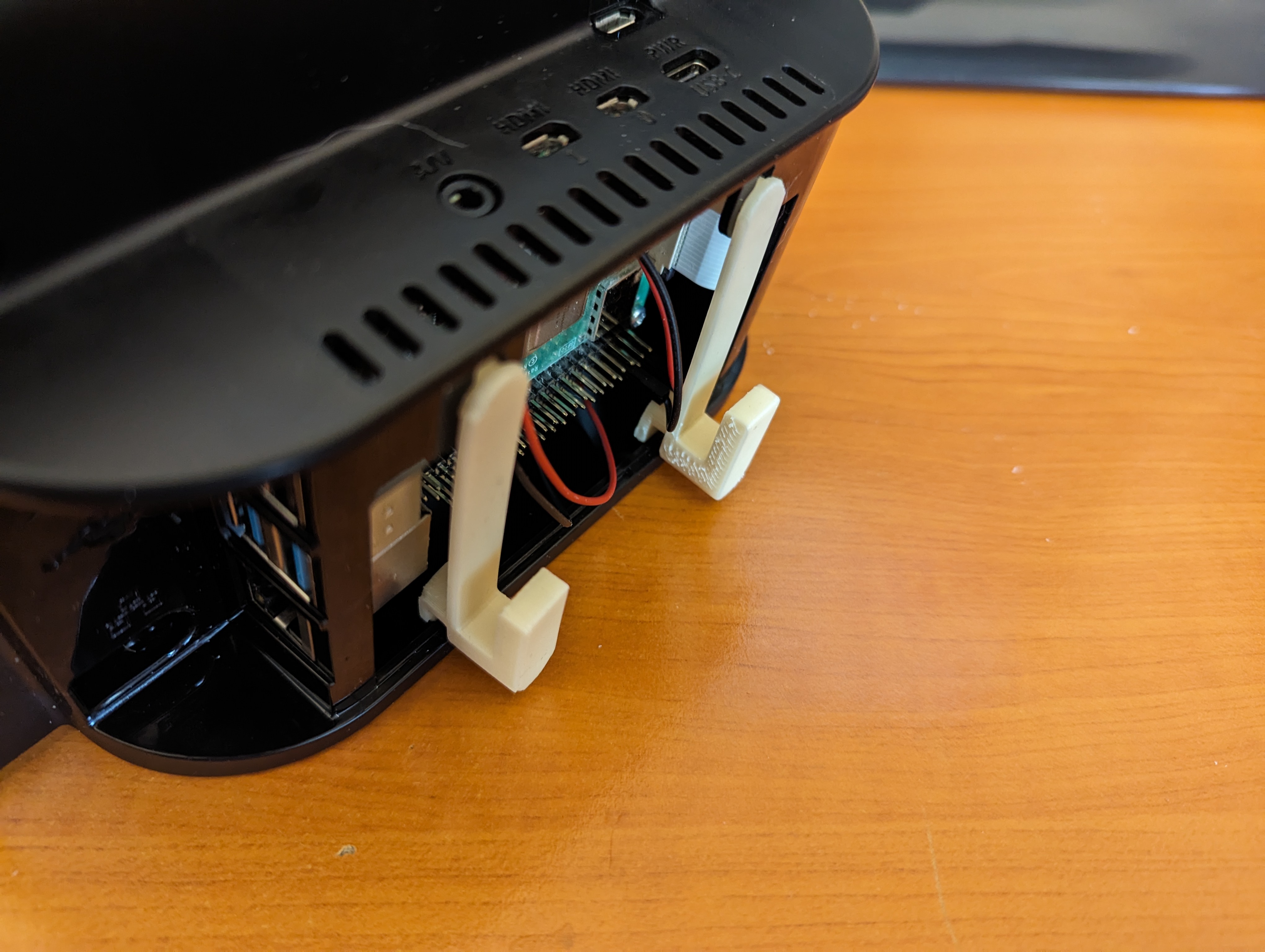 2.5" disk holder for Standard Pi-4 Touch-Screen Case