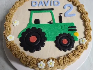 Celebrate Your Love for Farming with a Tractor Theme Cake | Customized Cakes