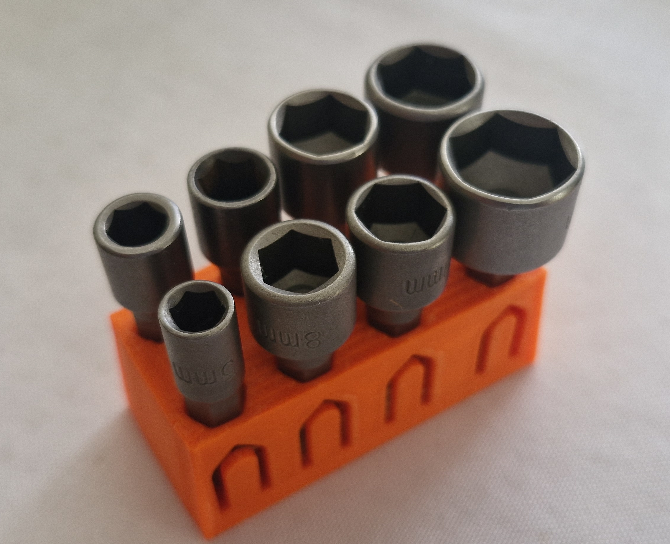 Bit holder for 8 nuts (remix)