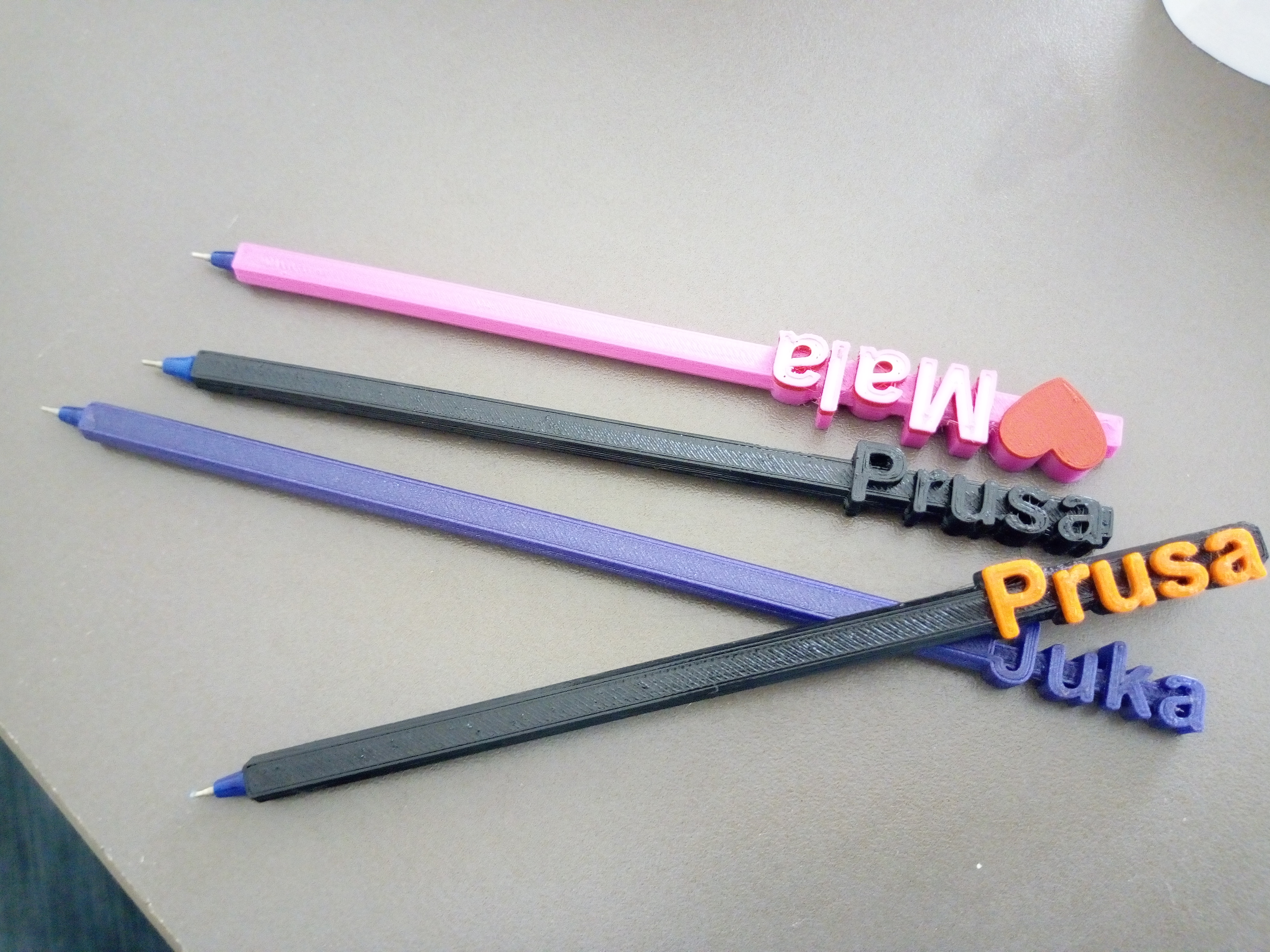 Miniatura 2 do modelo 3D Customizable Pen