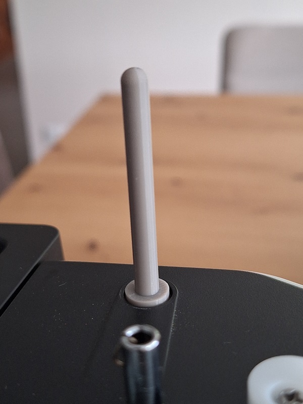 NECCHI Q132A sewing machine spool pin