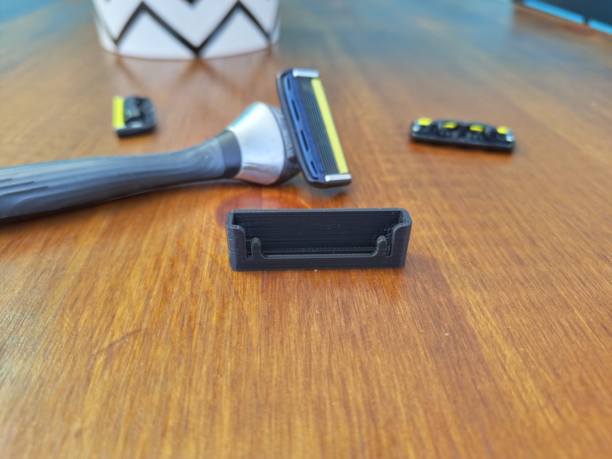 Simple Razor Blade Cover