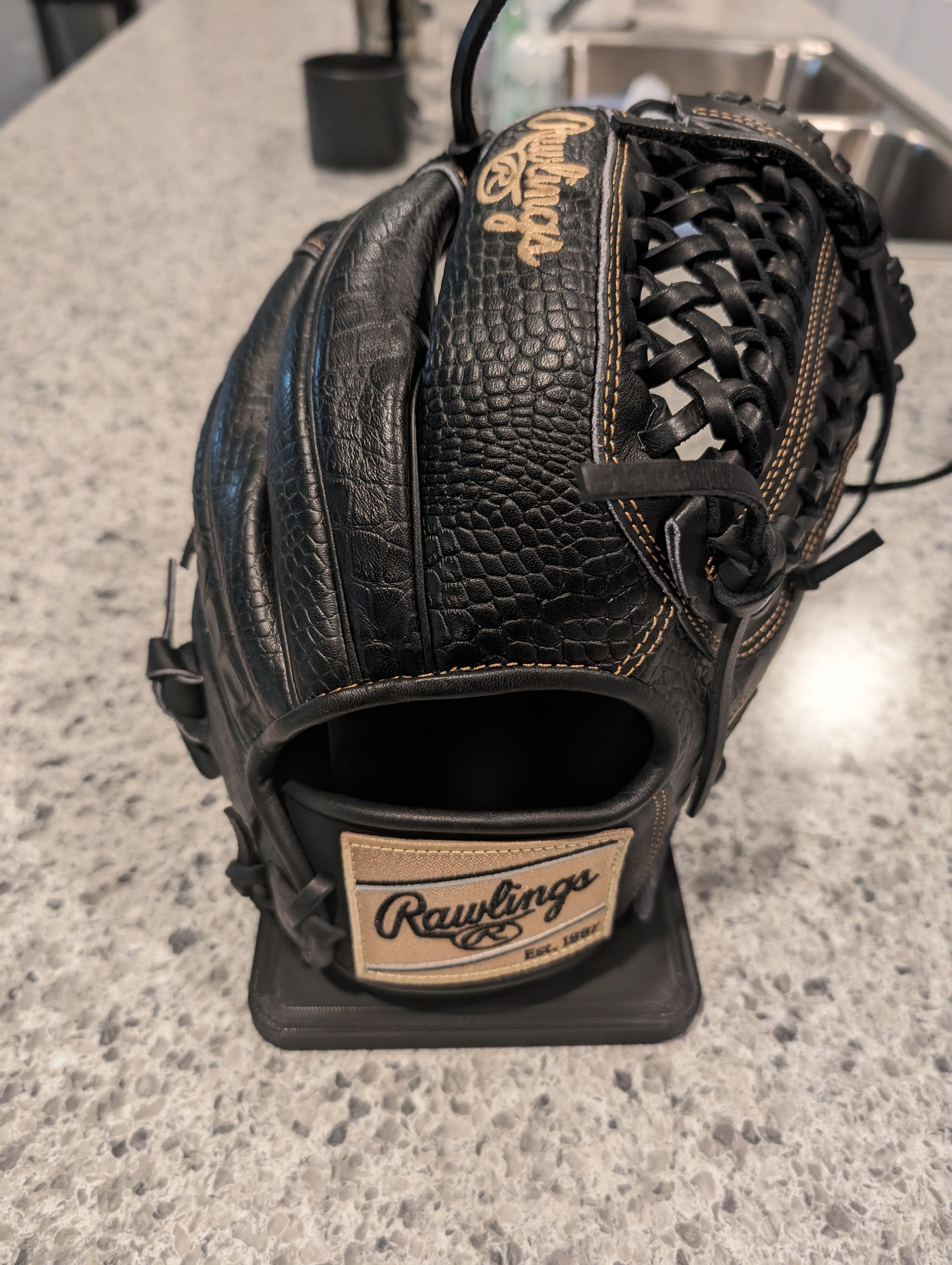 Baseball Glove Stand — thumbnail 2