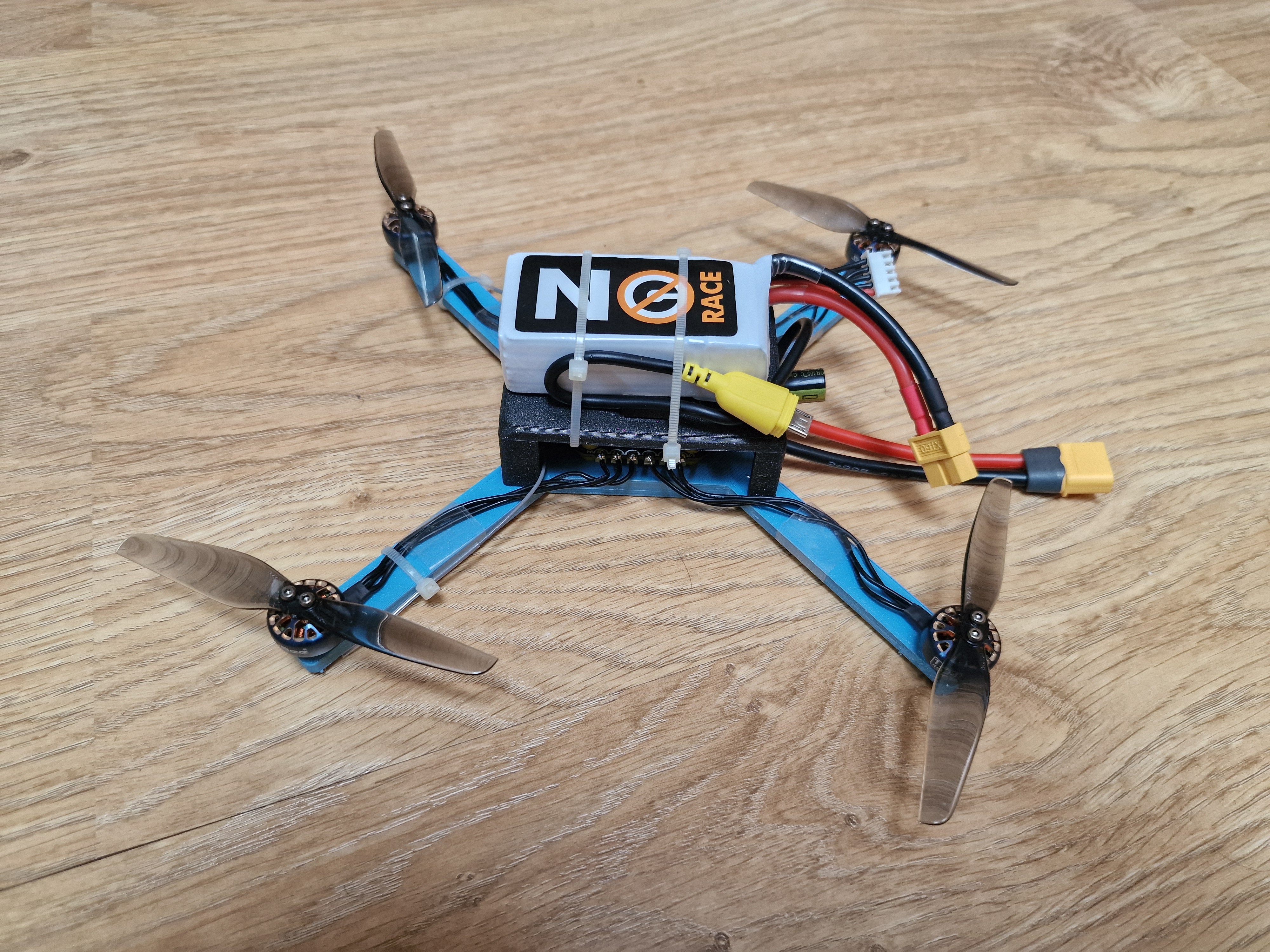 Small quadcopter frame