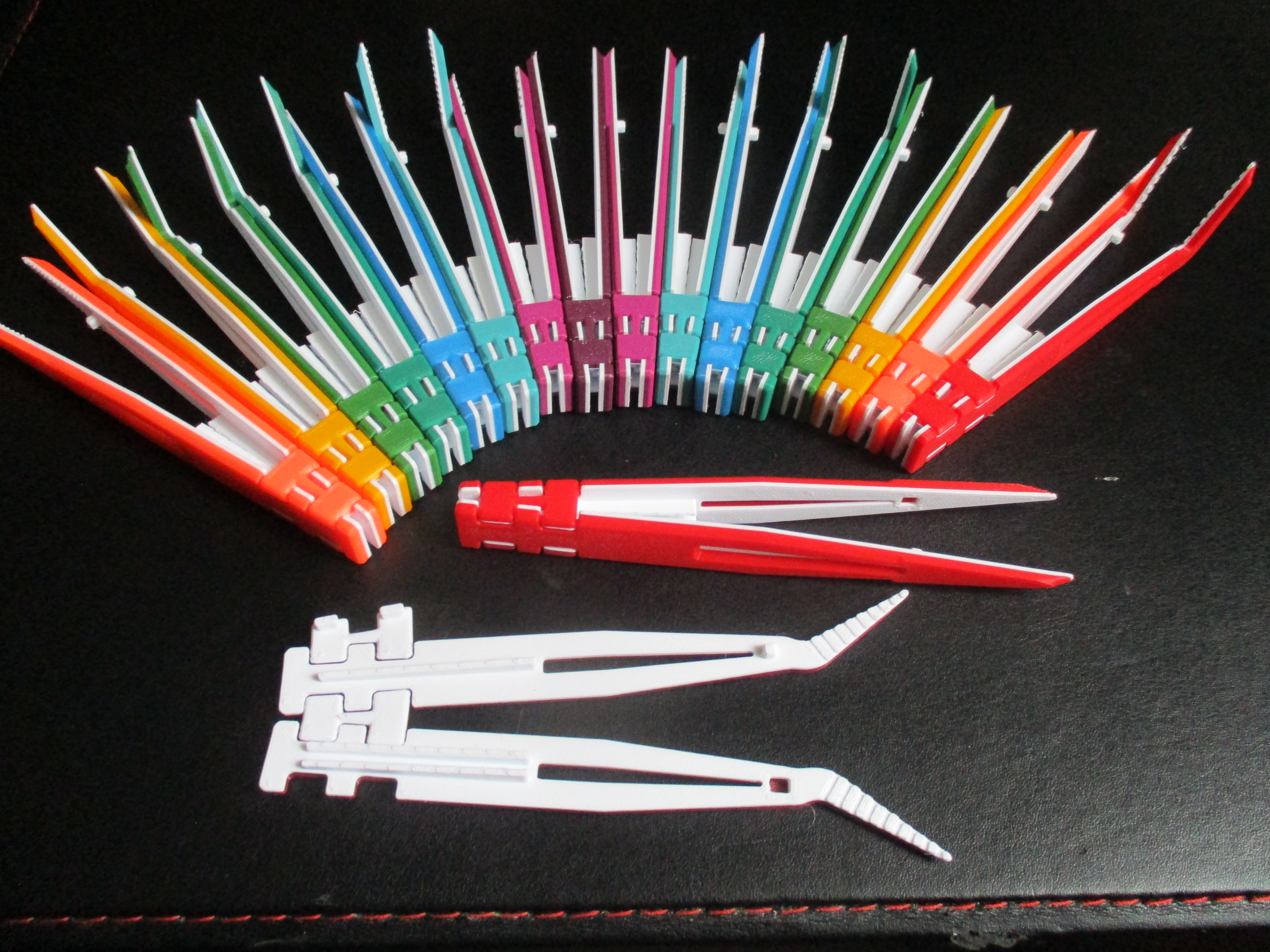 Precision Tweezers v3 - 3D Folding 3D model thumbnail