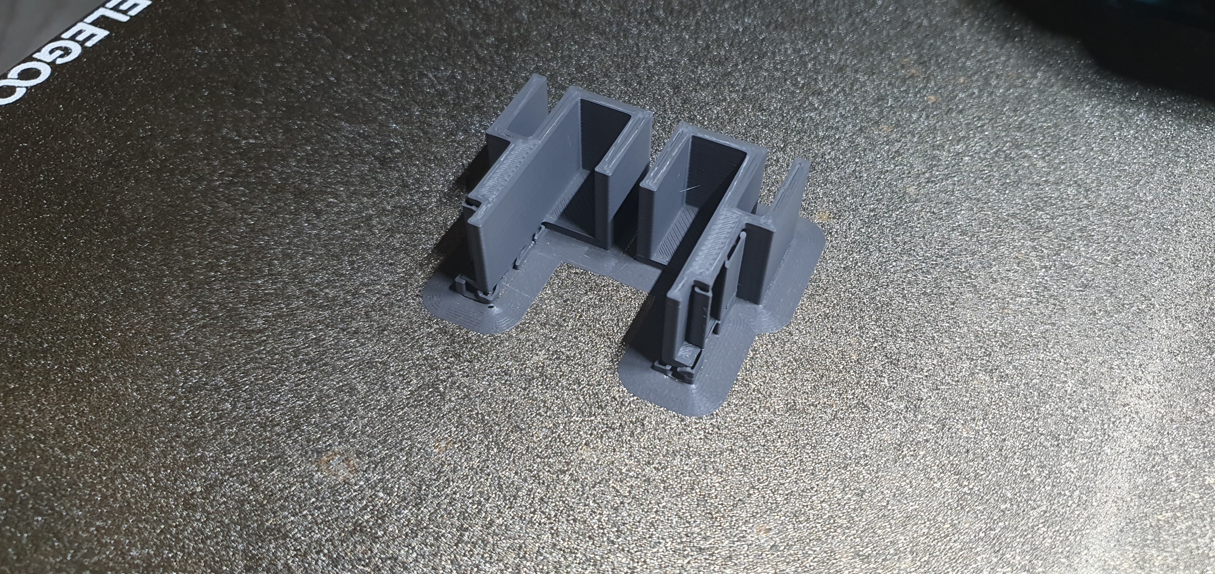closet strut / entretoise pour placard