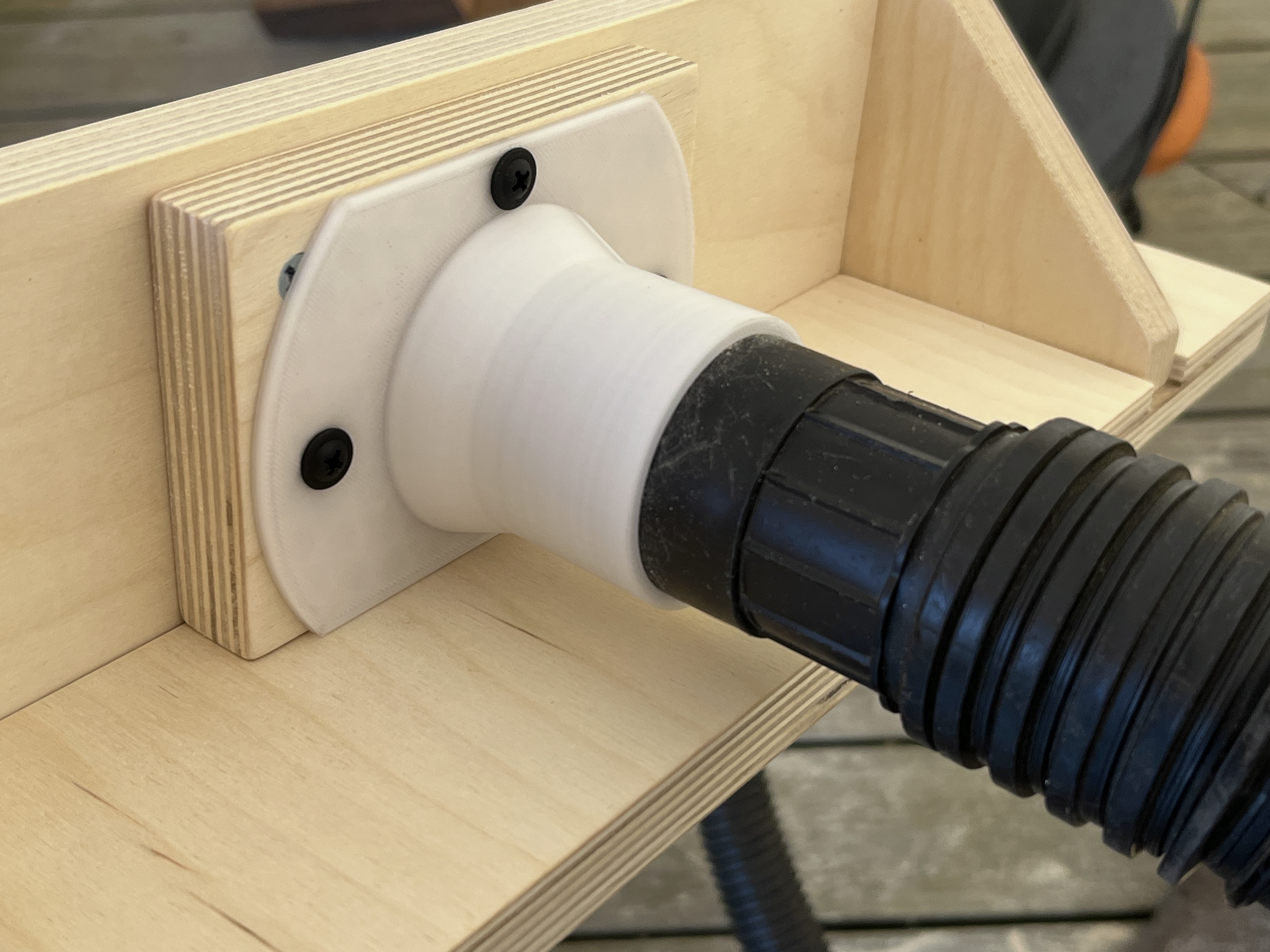 Router Fence 1-7/8" Vacuum Hose Attachment