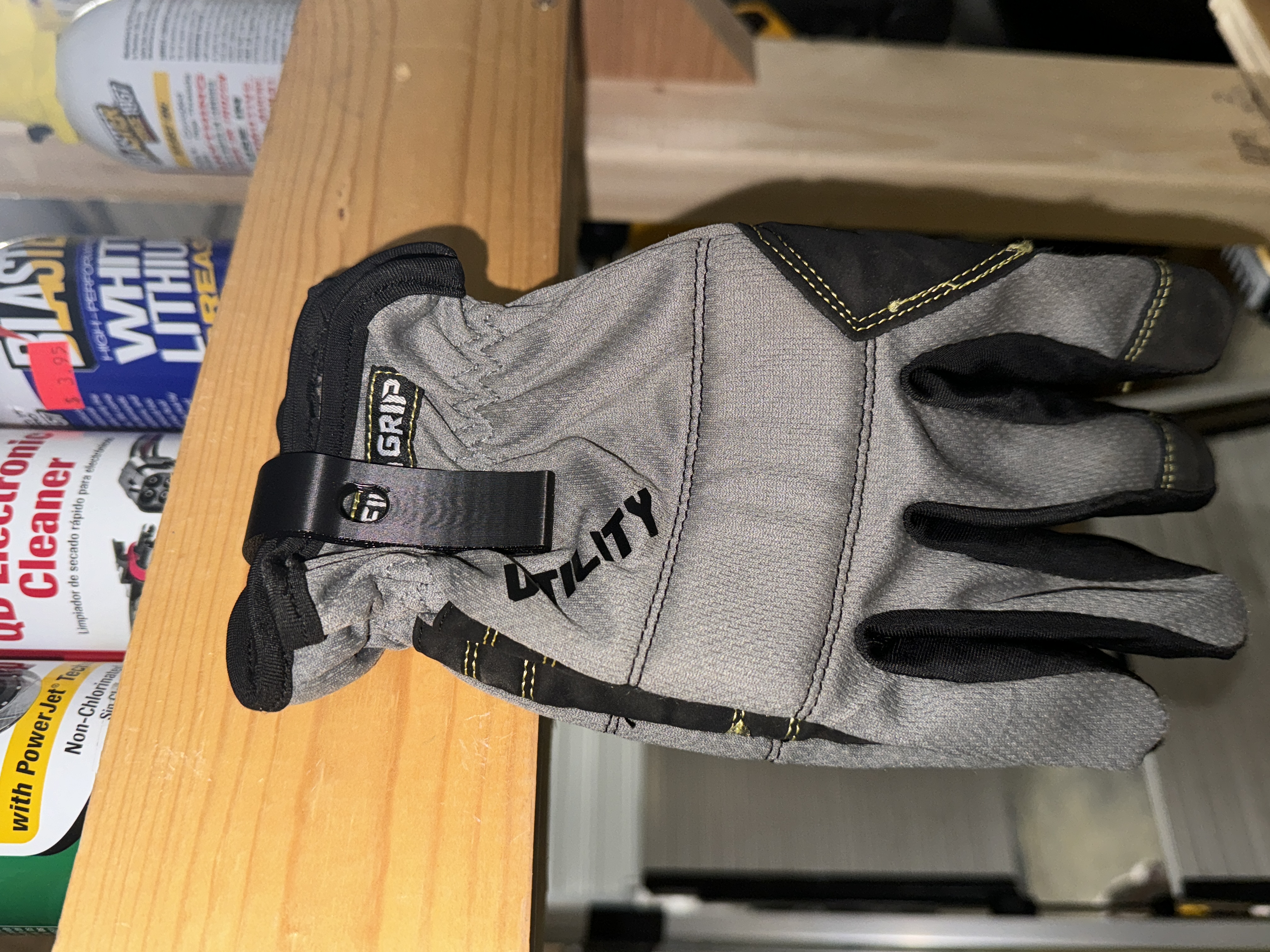 Miniatura 2 do modelo 3D Mountable Glove Clip