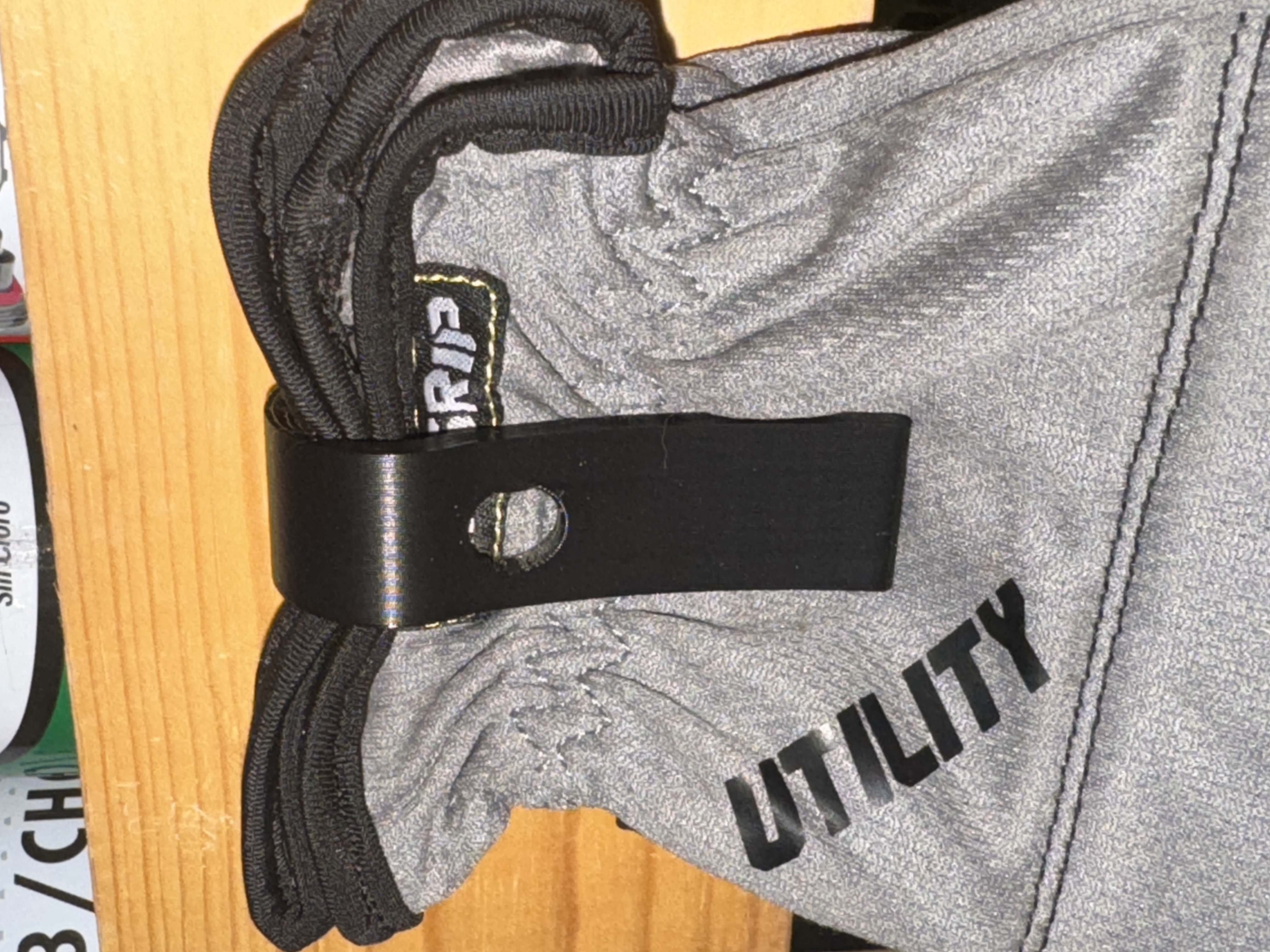 Mountable Glove Clip