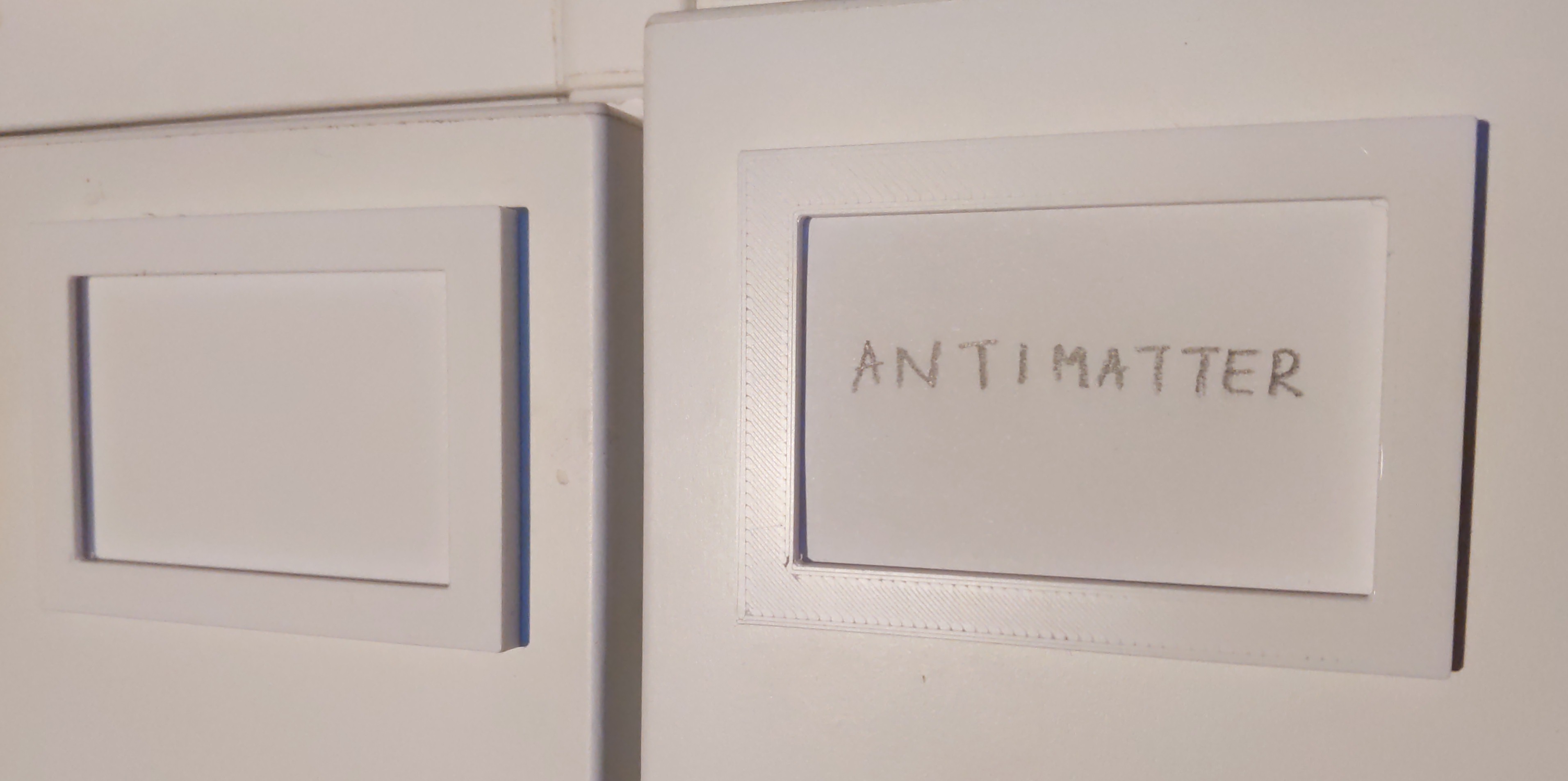 Label frame (OpenSCAD parametrizable)