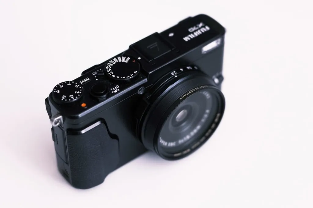 動作已確認 FUJIFILM X70 sddefault.jpg