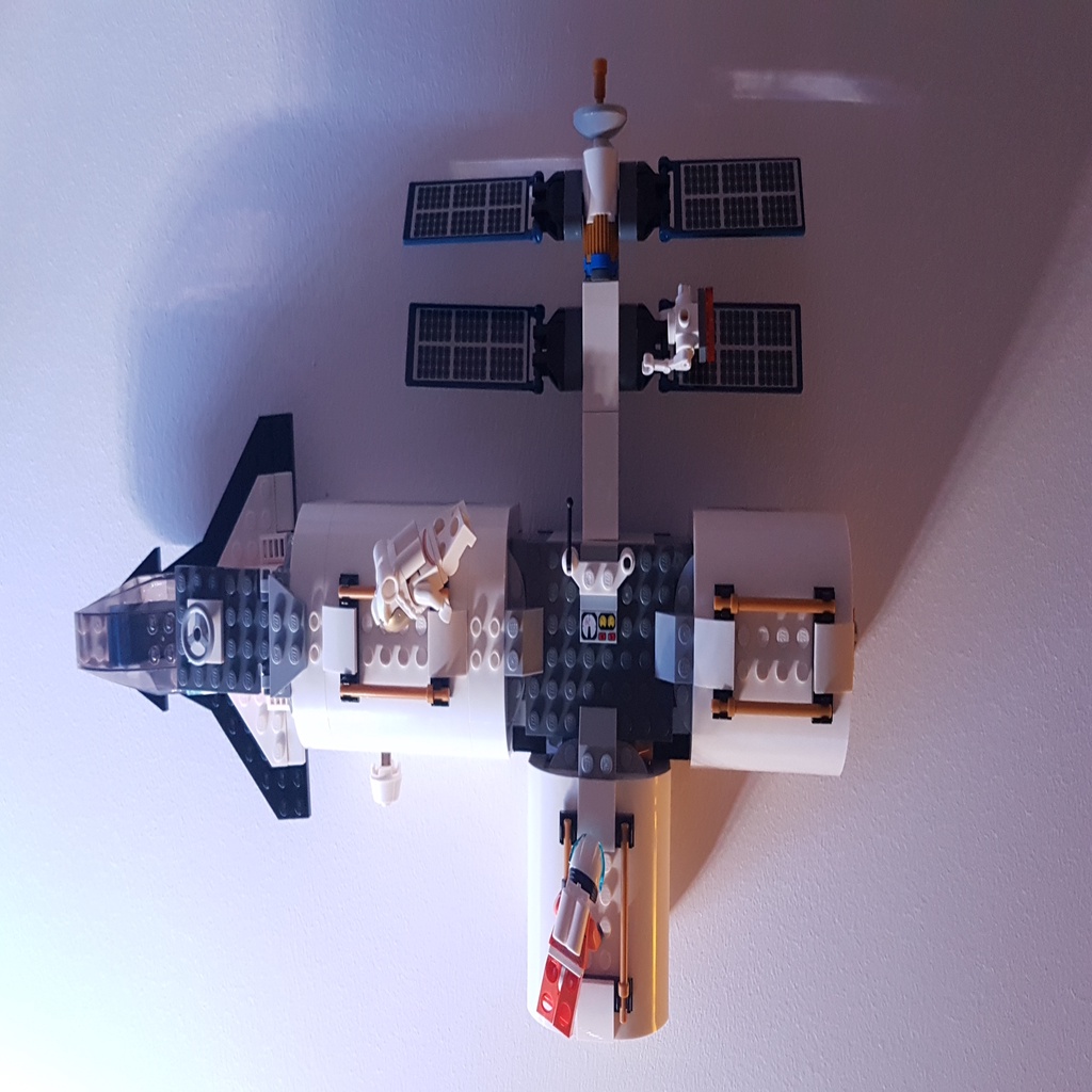 Lego space station 60227 wall mount
