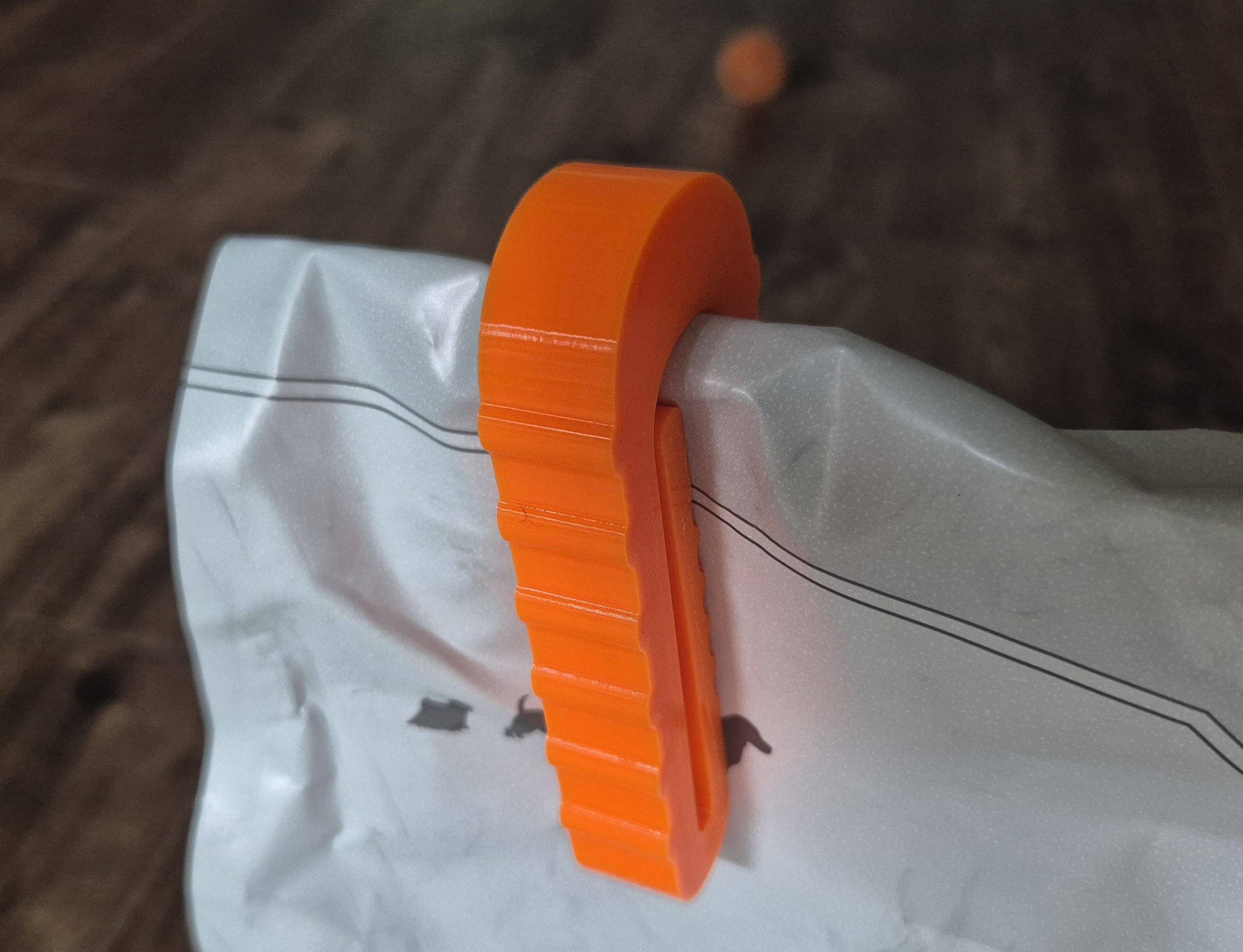 Big clip (closure aid for 12kg dog food bag) - Remix