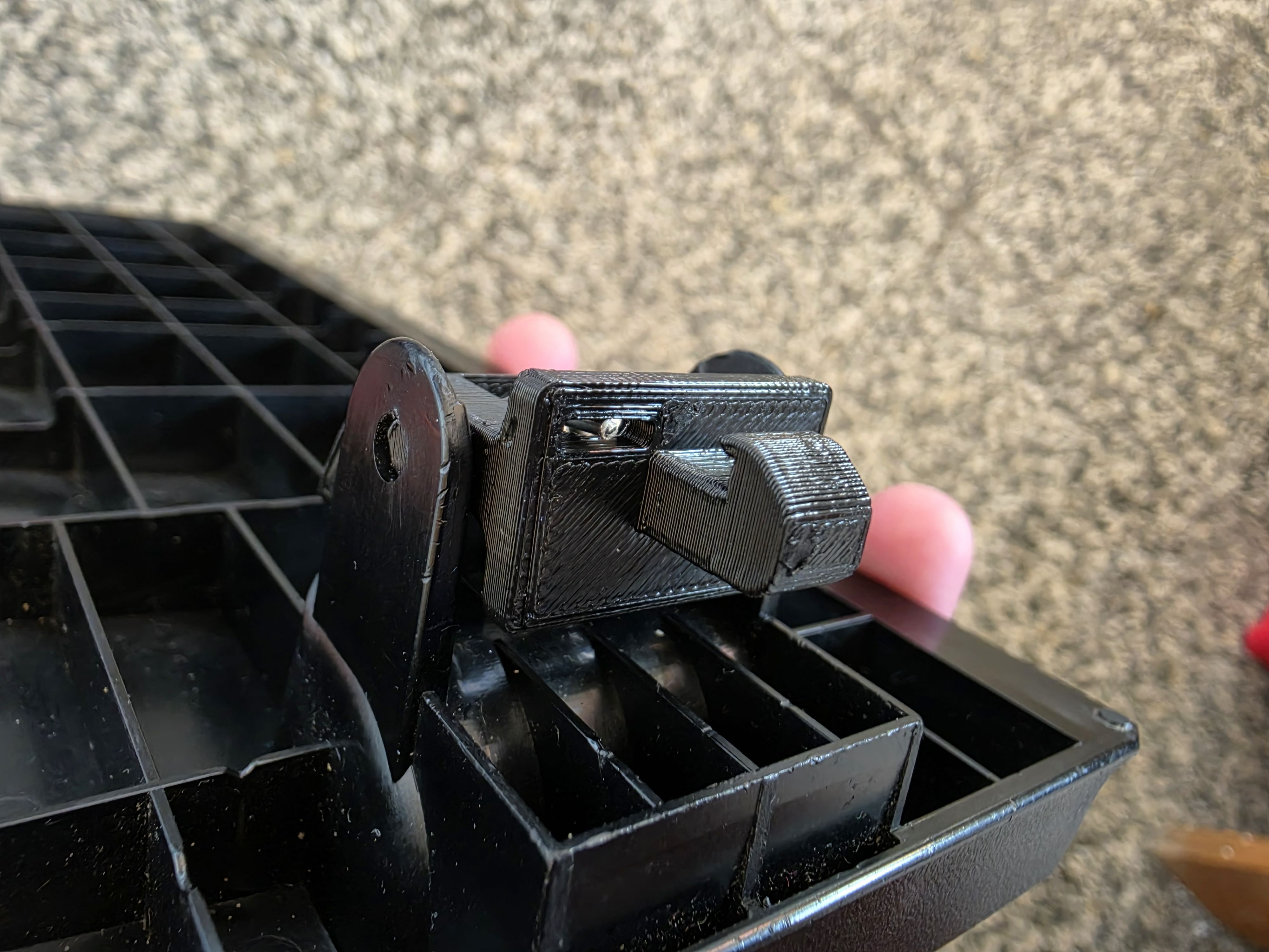 MX-5 NC Console Lid Striker - NE516439202