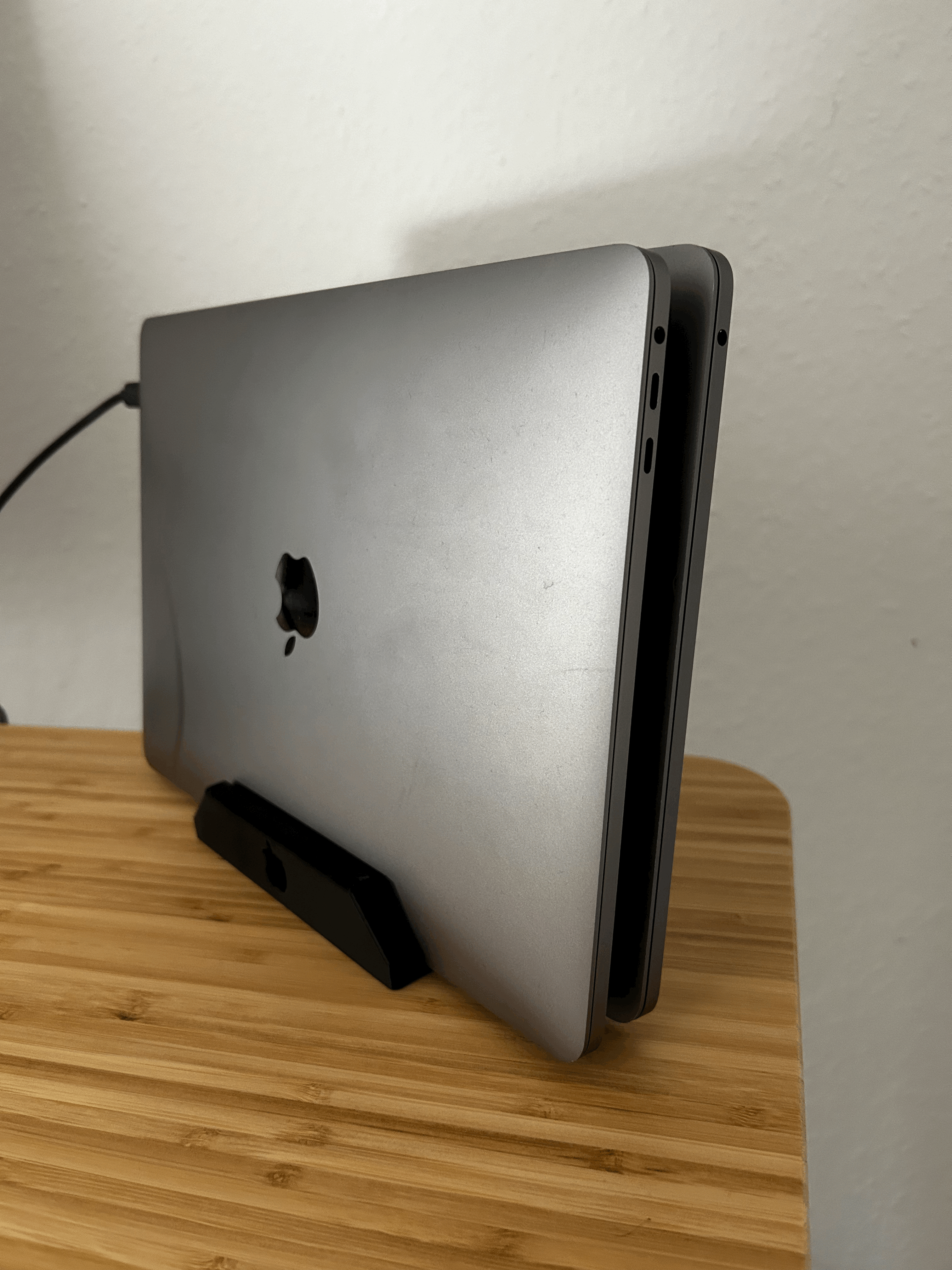 Dual MacBookPro Stand — thumbnail 2