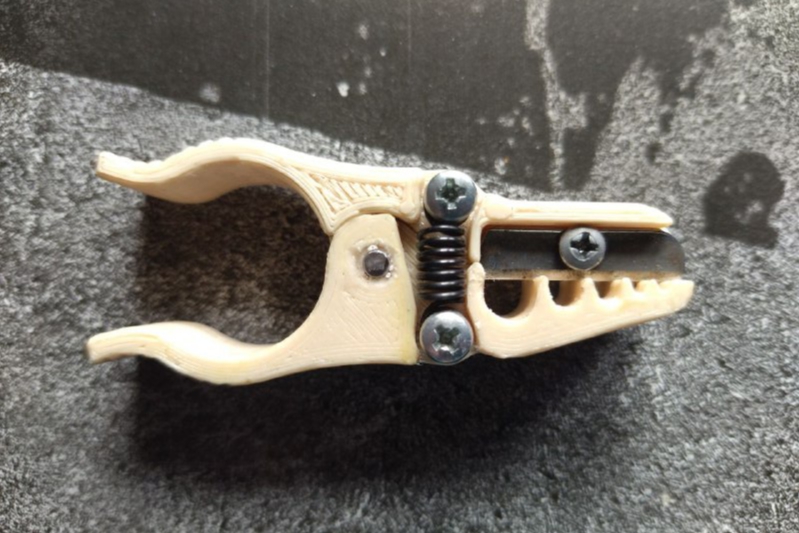 Miniatura 5 do modelo 3D Simple hand stripper